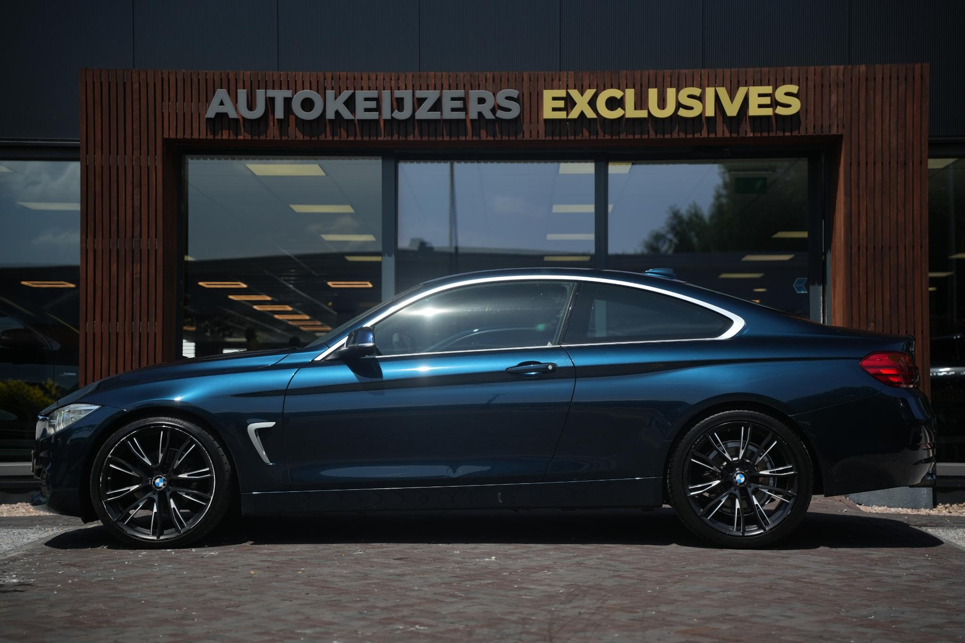 BMW 4 Serie Coupé 420d Executive 2016 Midnight blue metallic 5