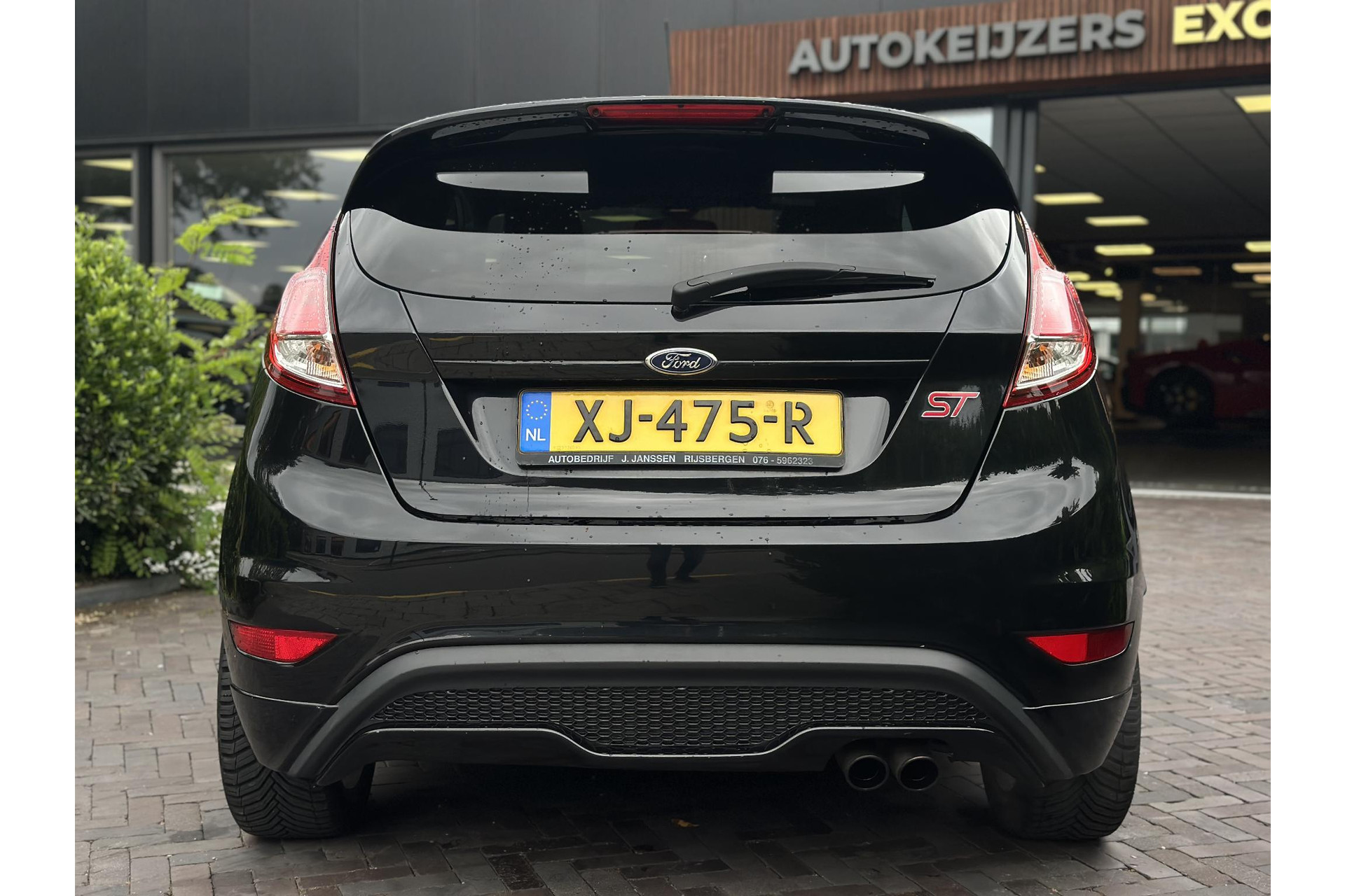 Ford Fiesta 1.6 ST2 2014 Panther Black C/c Med Solid (Pnjab) 5