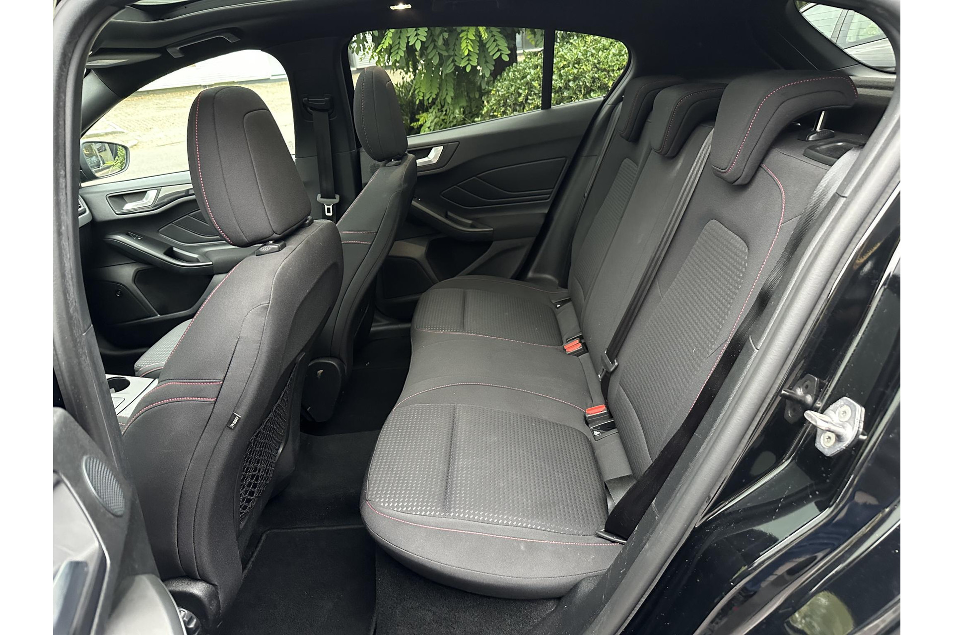 Ford Focus 1.5 EcoBoost ST Line Business 2018 Absolute Black (Pnzat) 12