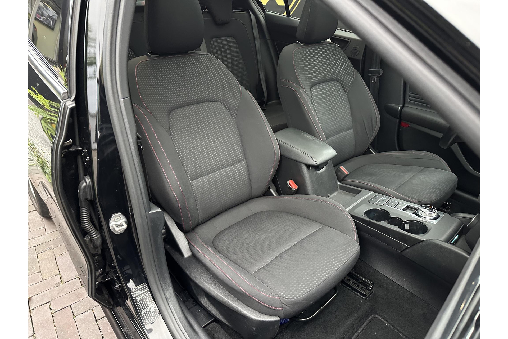 Ford Focus 1.5 EcoBoost ST Line Business 2018 Absolute Black (Pnzat) 13