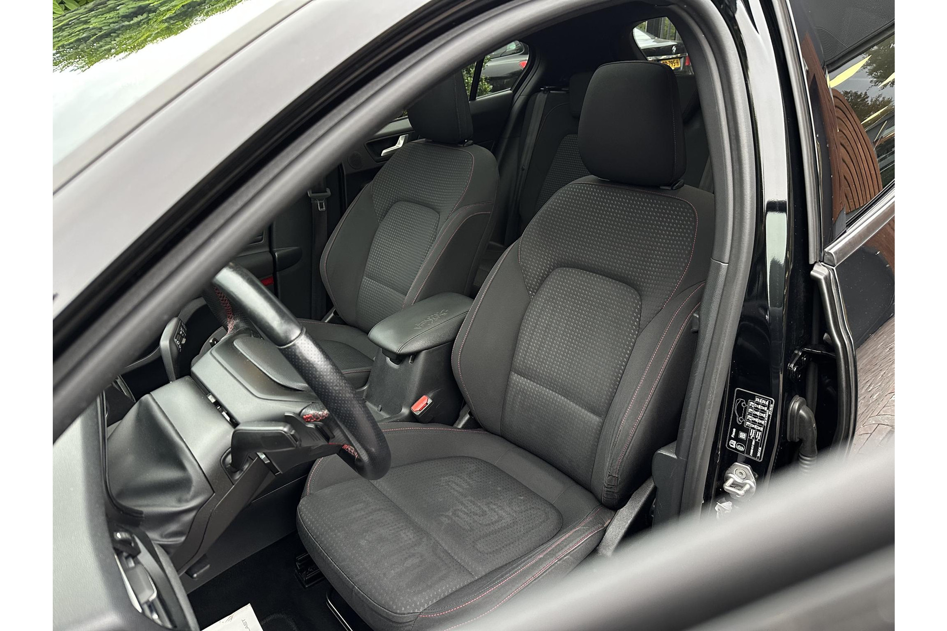 Ford Focus 1.5 EcoBoost ST Line Business 2018 Absolute Black (Pnzat) 14