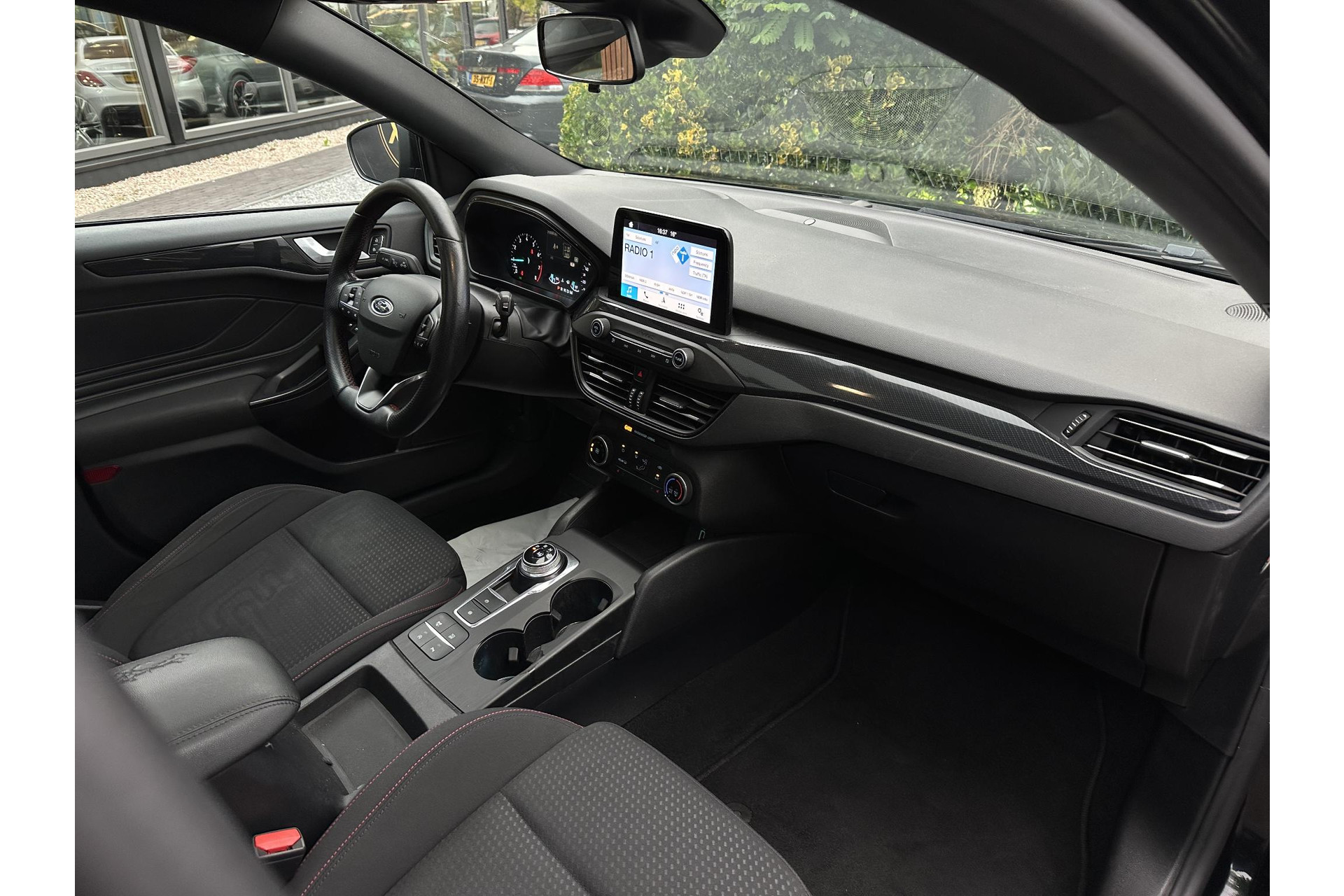 Ford Focus 1.5 EcoBoost ST Line Business 2018 Absolute Black (Pnzat) 16