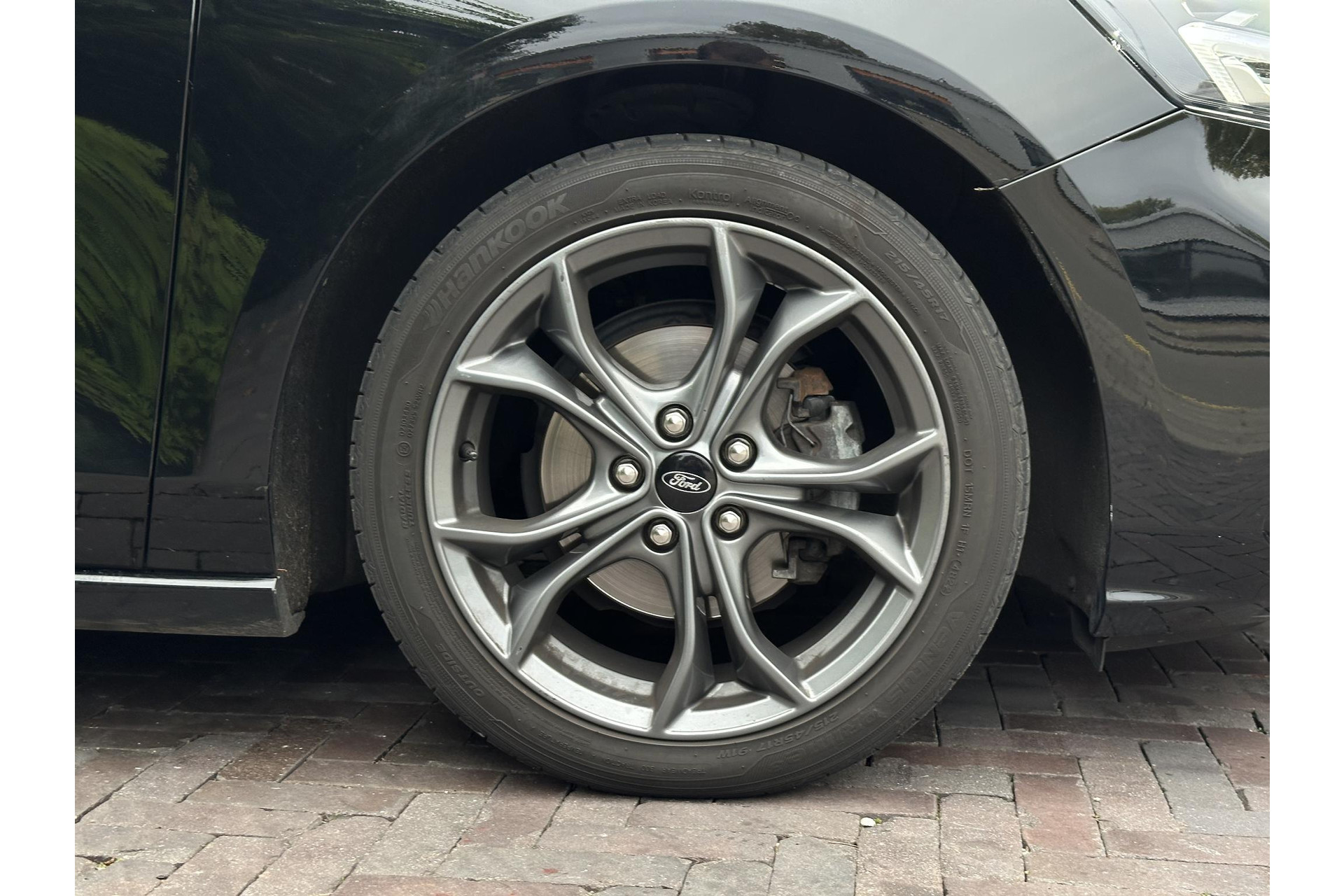 Ford Focus 1.5 EcoBoost ST Line Business 2018 Absolute Black (Pnzat) 2