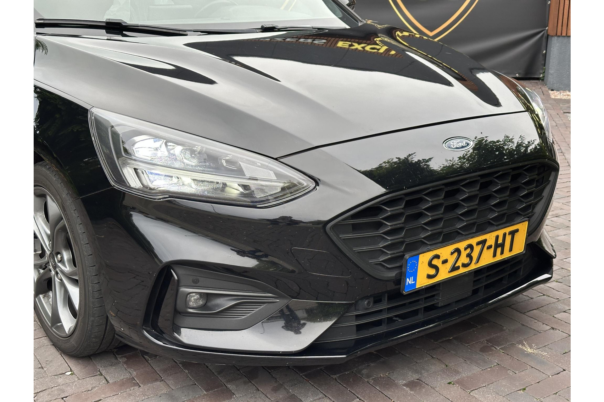 Ford Focus 1.5 EcoBoost ST Line Business 2018 Absolute Black (Pnzat) 3