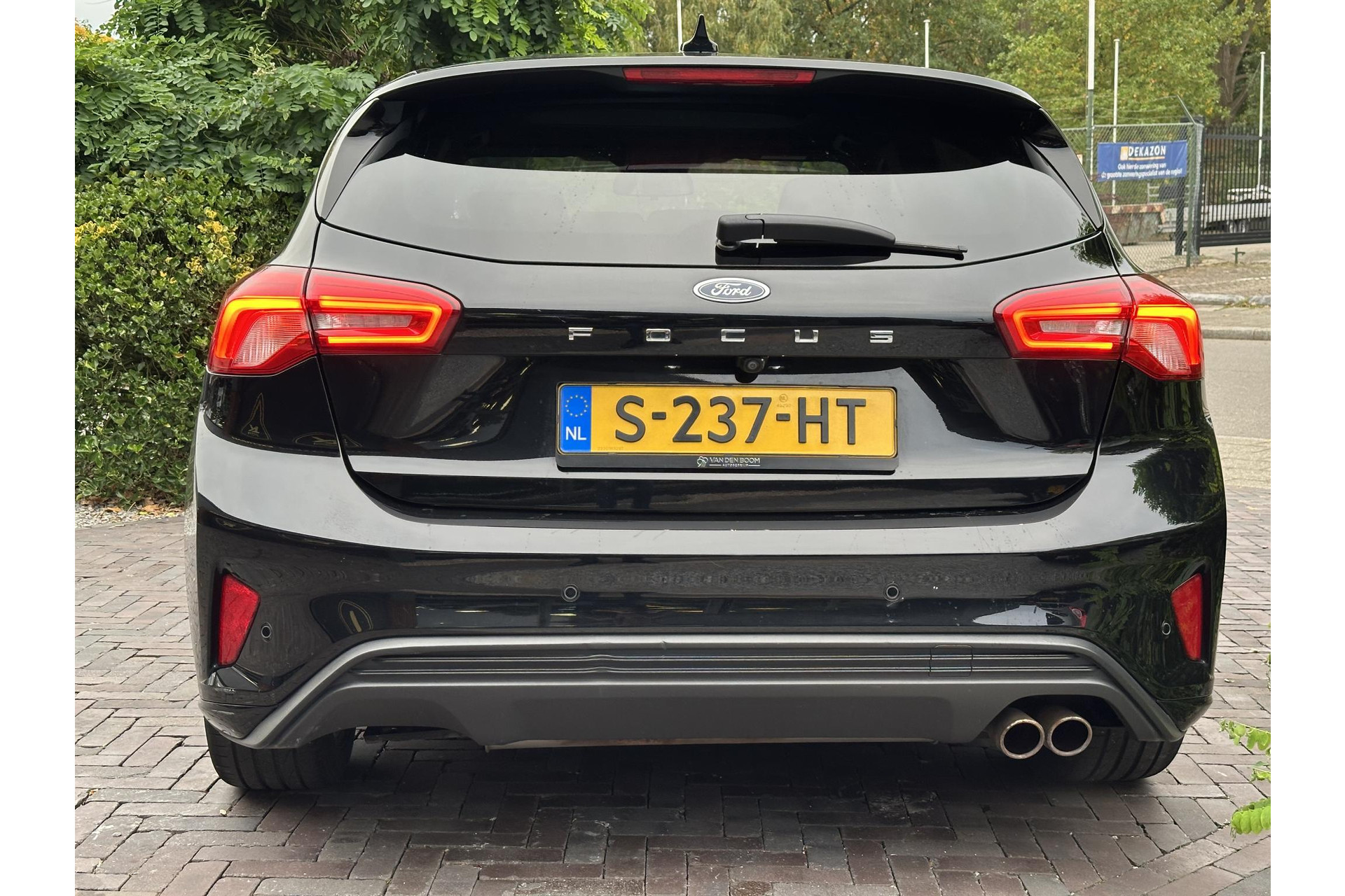 Ford Focus 1.5 EcoBoost ST Line Business 2018 Absolute Black (Pnzat) 4