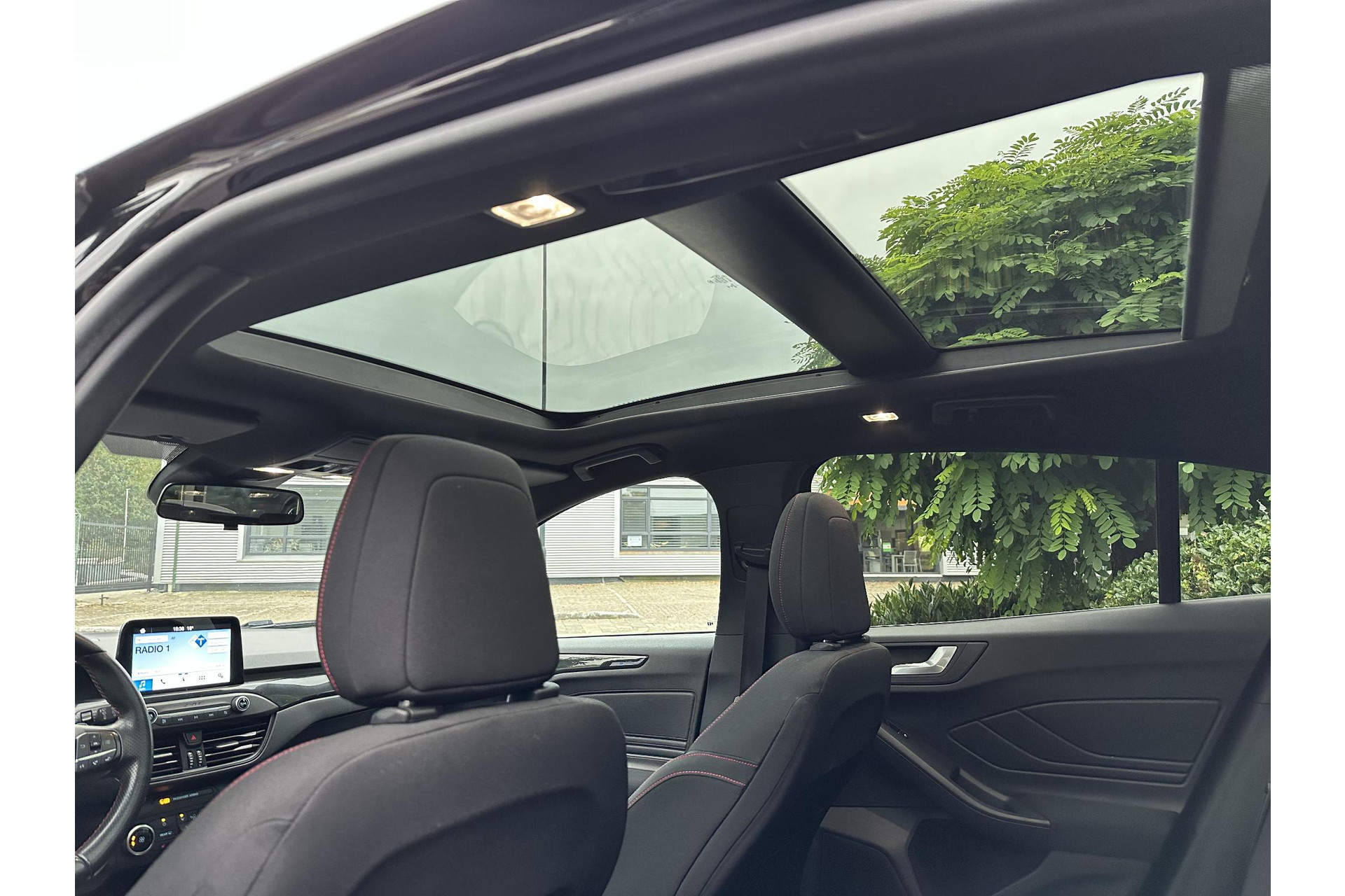 Ford Focus 1.5 EcoBoost ST Line Business 2018 Absolute Black (Pnzat) 7