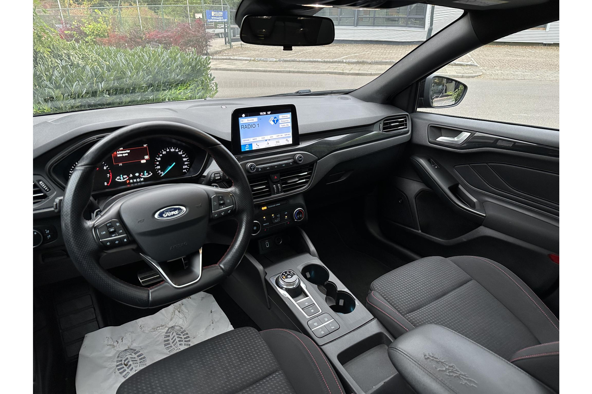Ford Focus 1.5 EcoBoost ST Line Business 2018 Absolute Black (Pnzat) 8