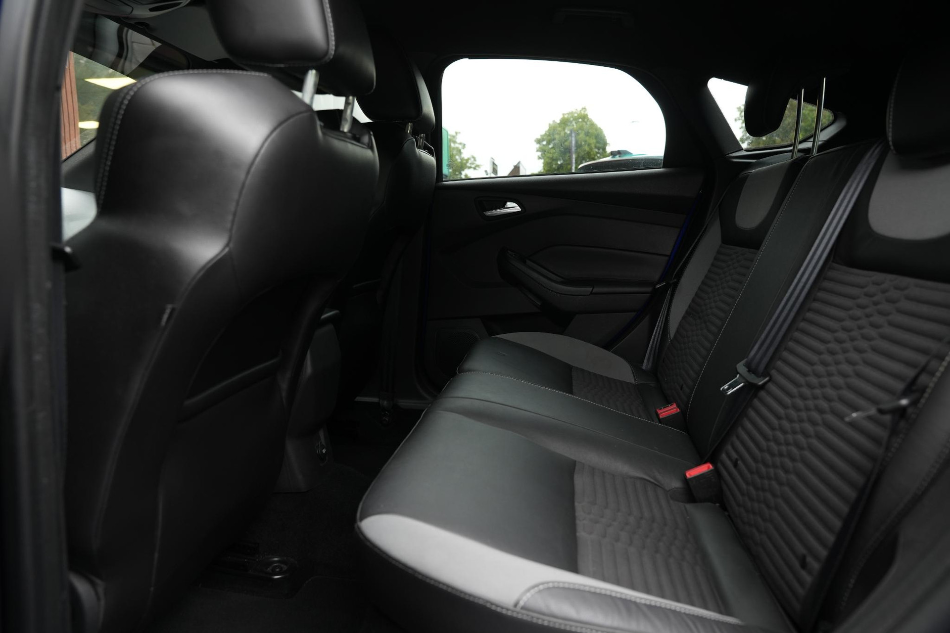 Ford Focus 2.0 EcoBoost ST-2 2012  13