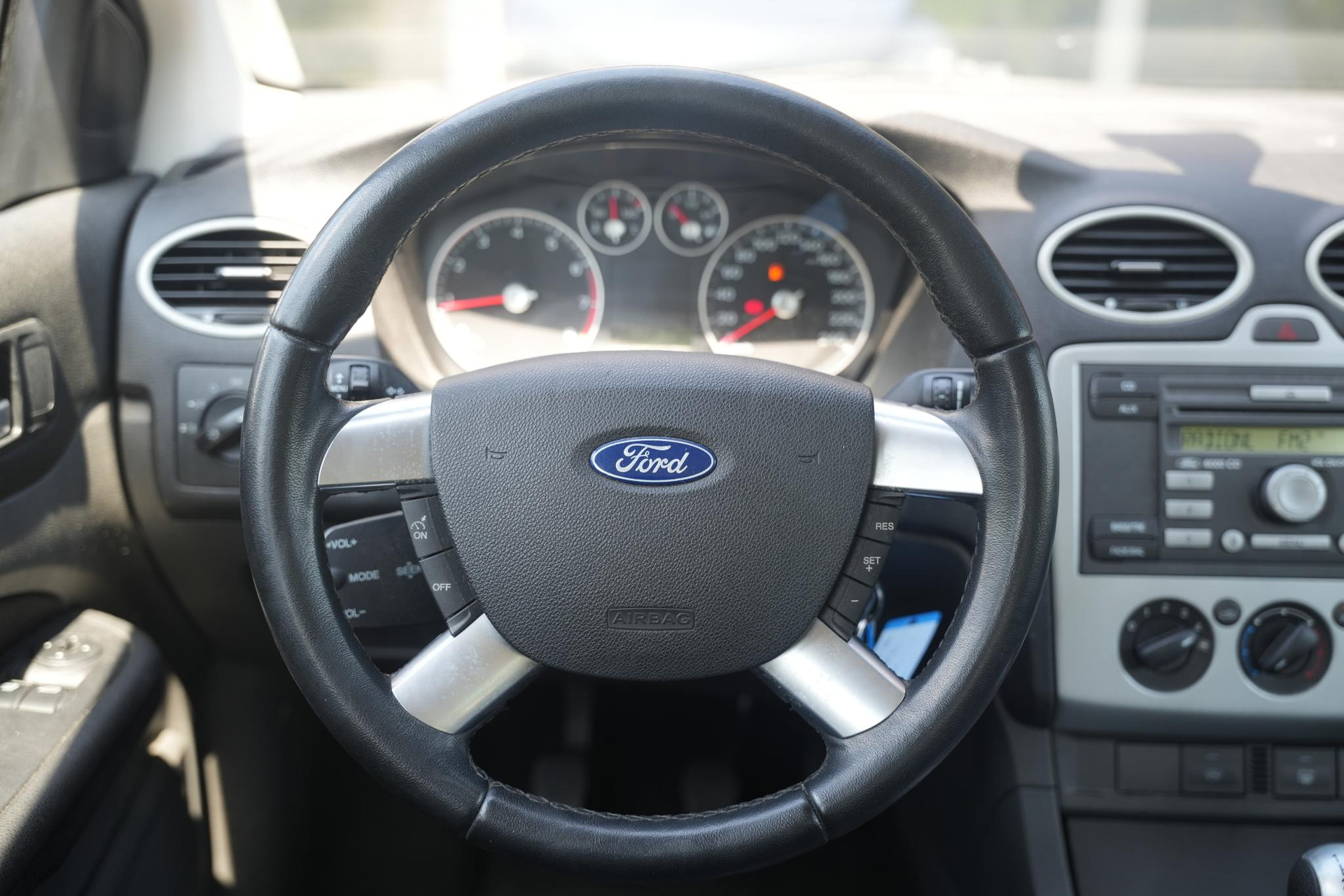 Ford FOCUS Wagon 1.6-16V Futura 2007  6