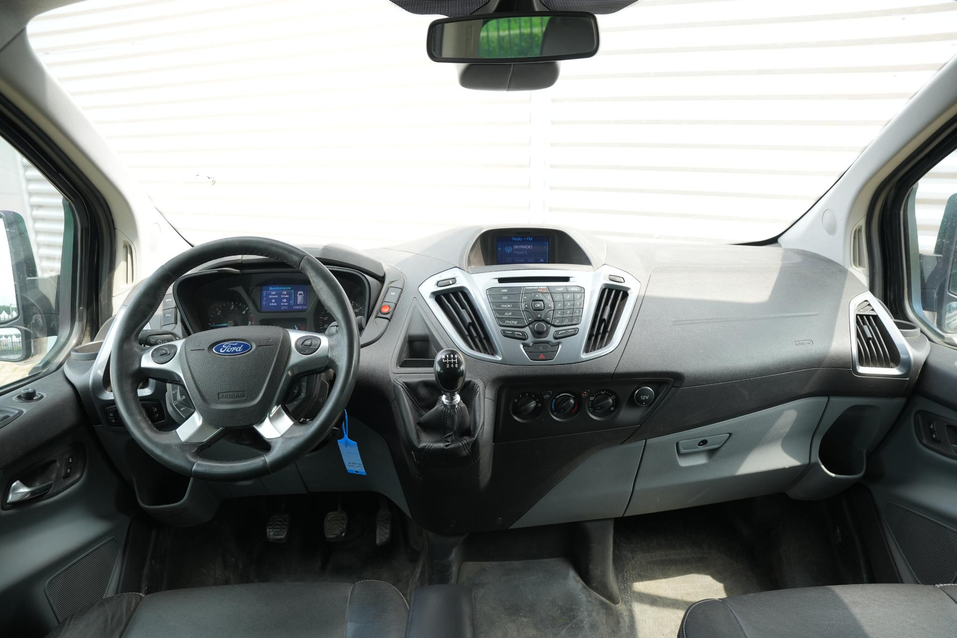 Ford Transit Custom 290 2.2 TDCI L2H1 Limited DC 2013  2