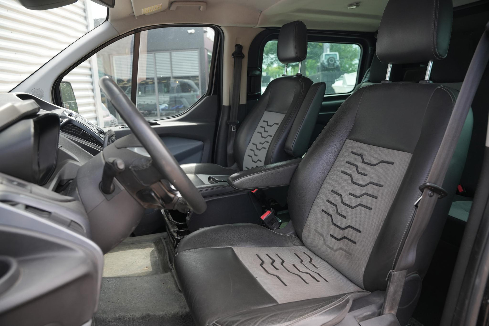 Ford Transit Custom 290 2.2 TDCI L2H1 Limited DC 2013  4