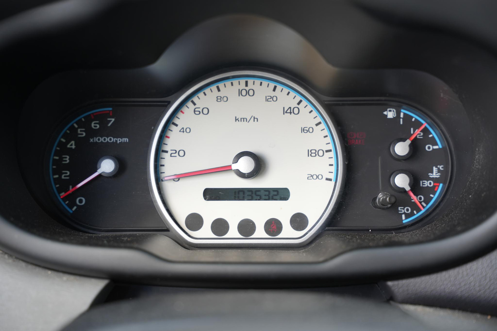 Hyundai i10 1.1 Active 2008 Electric Red (H4) 11