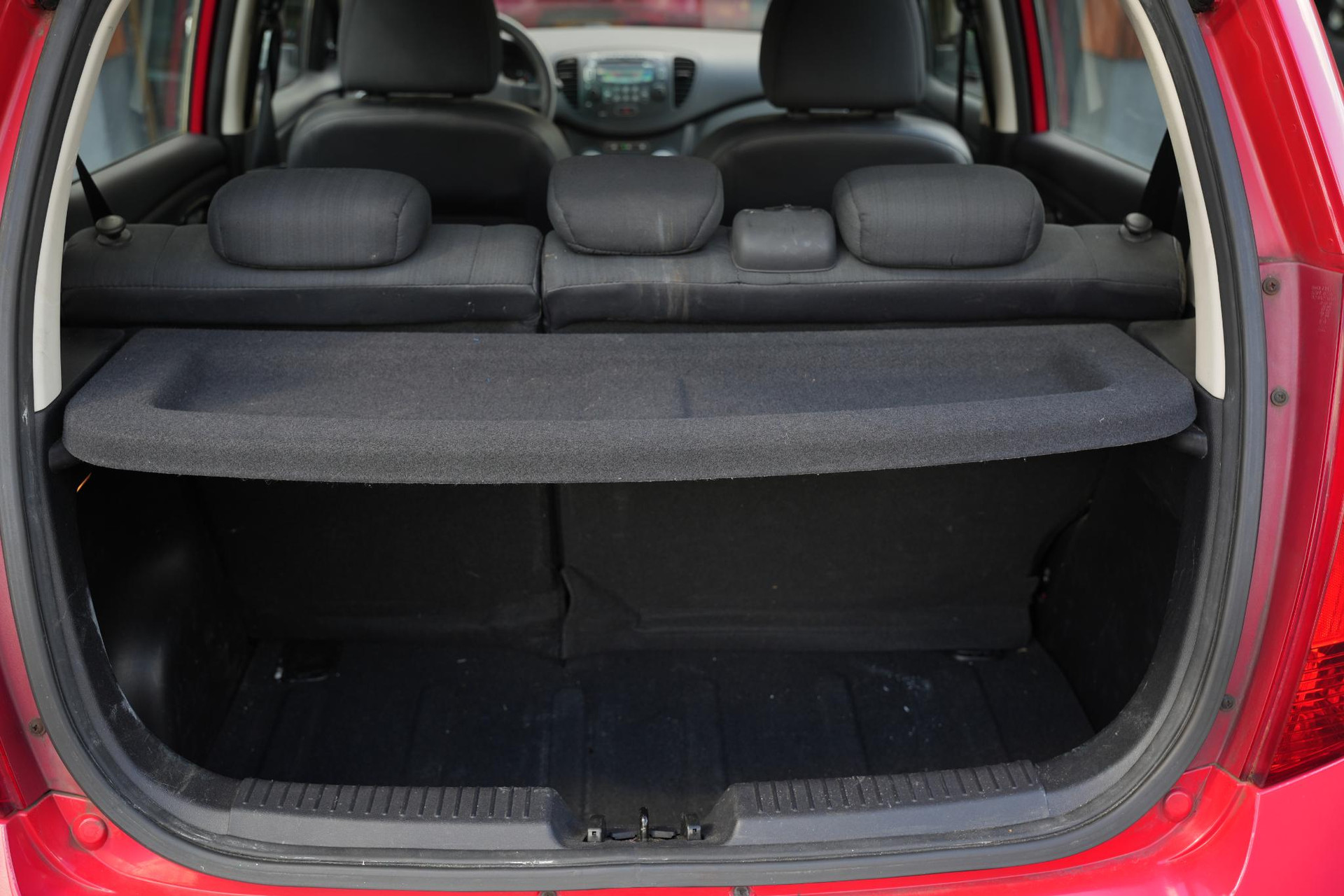 Hyundai i10 1.1 Active 2008 Electric Red (H4) 13