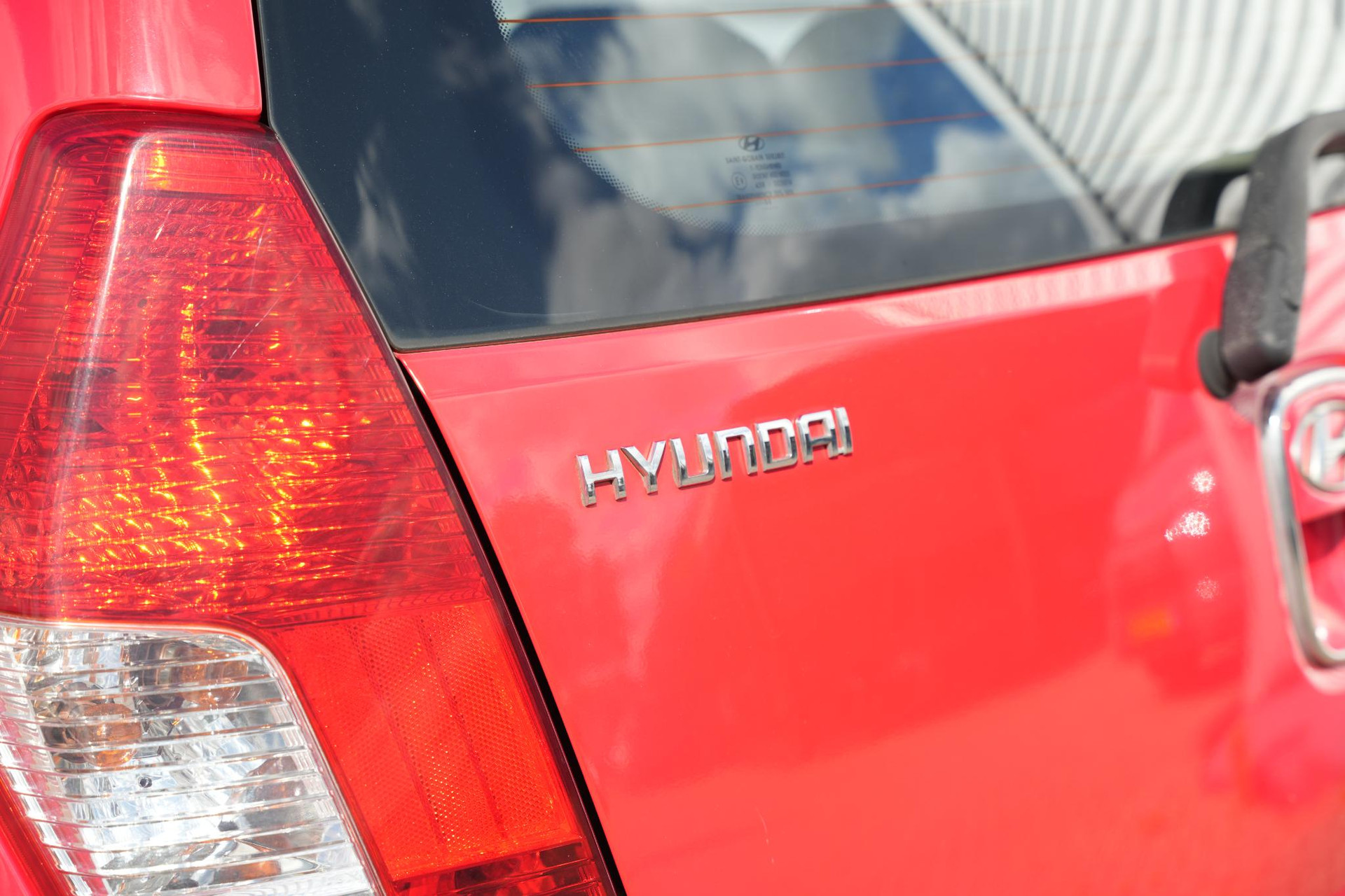 Hyundai i10 1.1 Active 2008 Electric Red (H4) 16