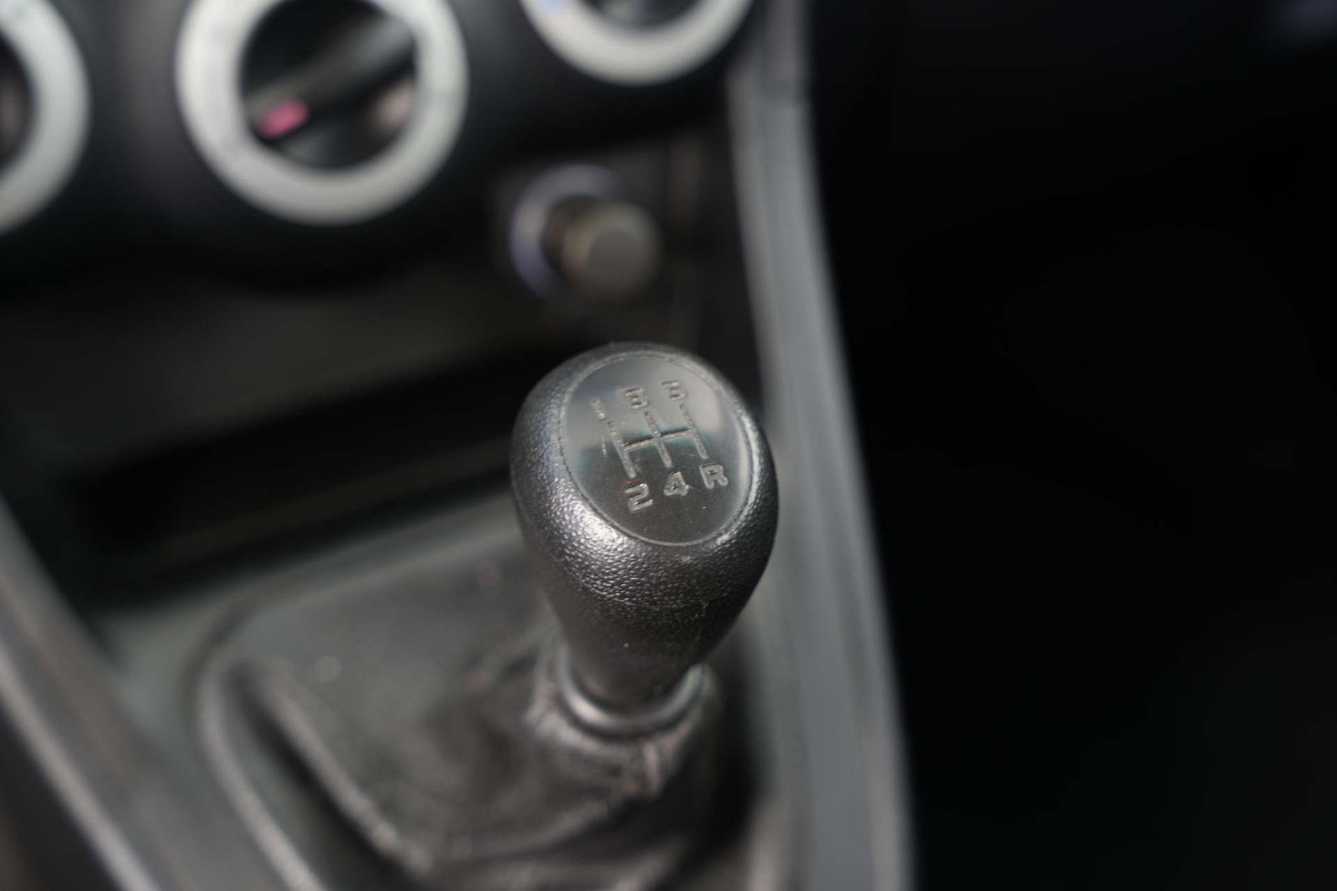 Hyundai i10 1.1 Active 2008 Electric Red (H4) 17