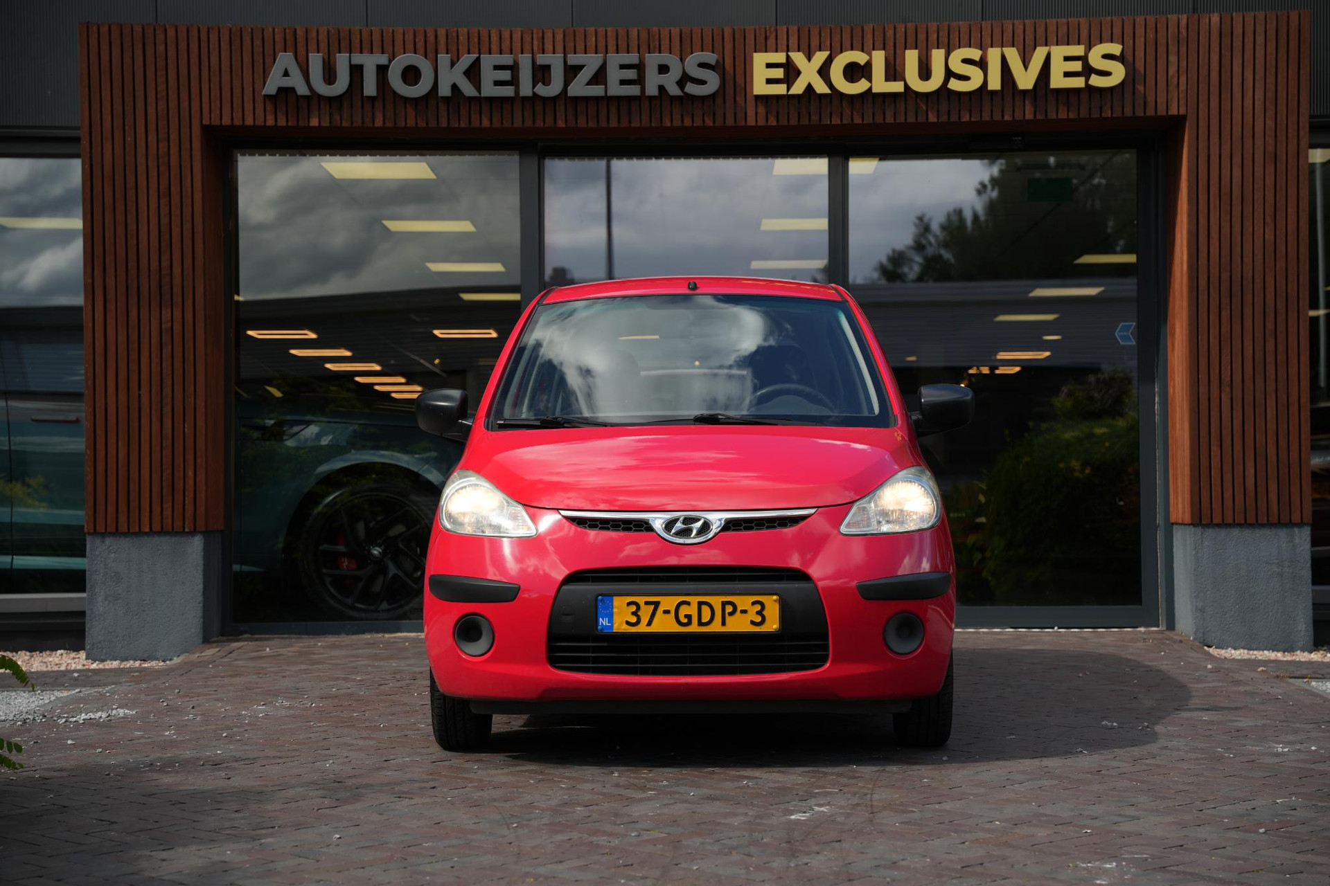 Hyundai i10 1.1 Active 2008 Electric Red (H4) 3