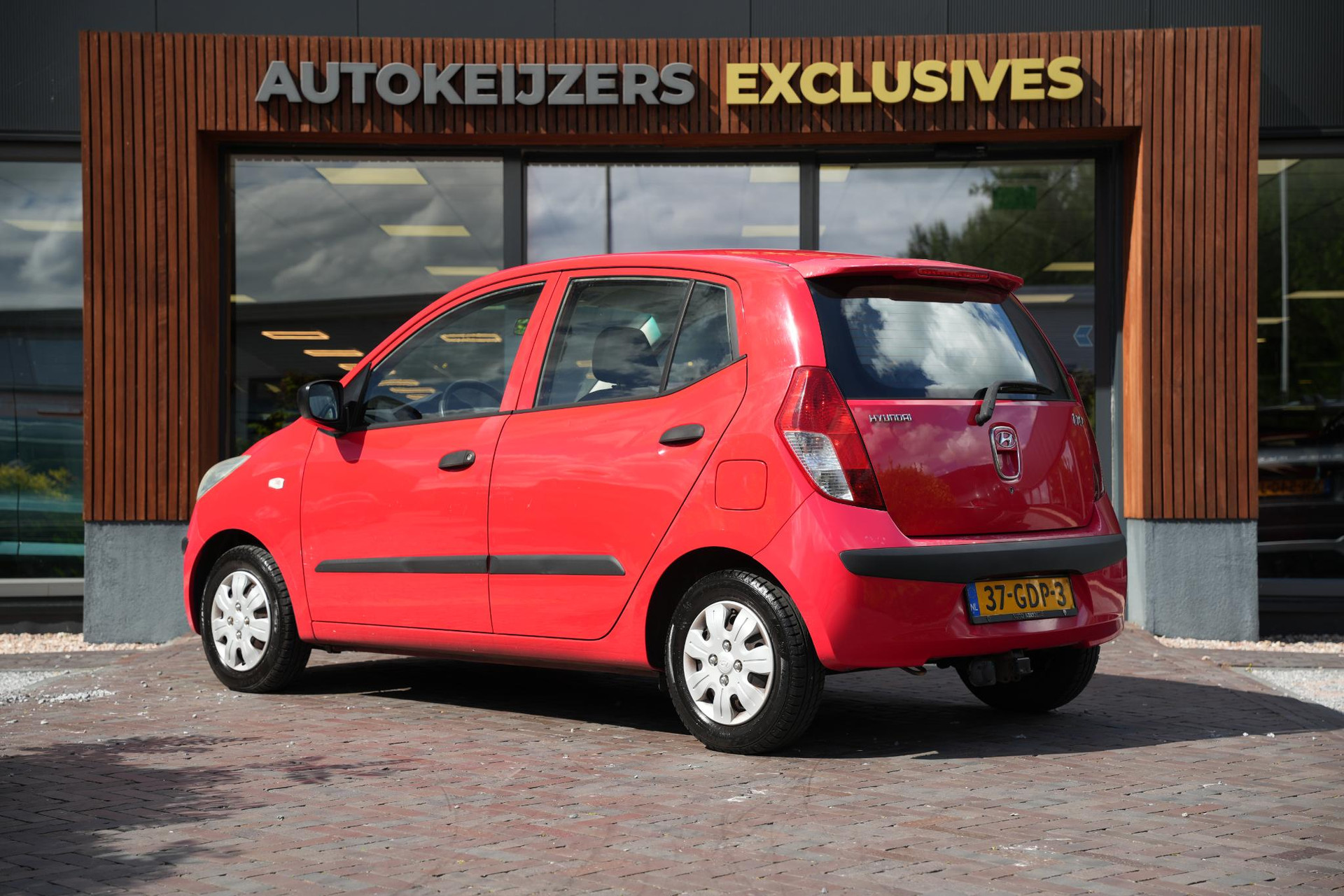 Hyundai i10 1.1 Active 2008 Electric Red (H4) 9