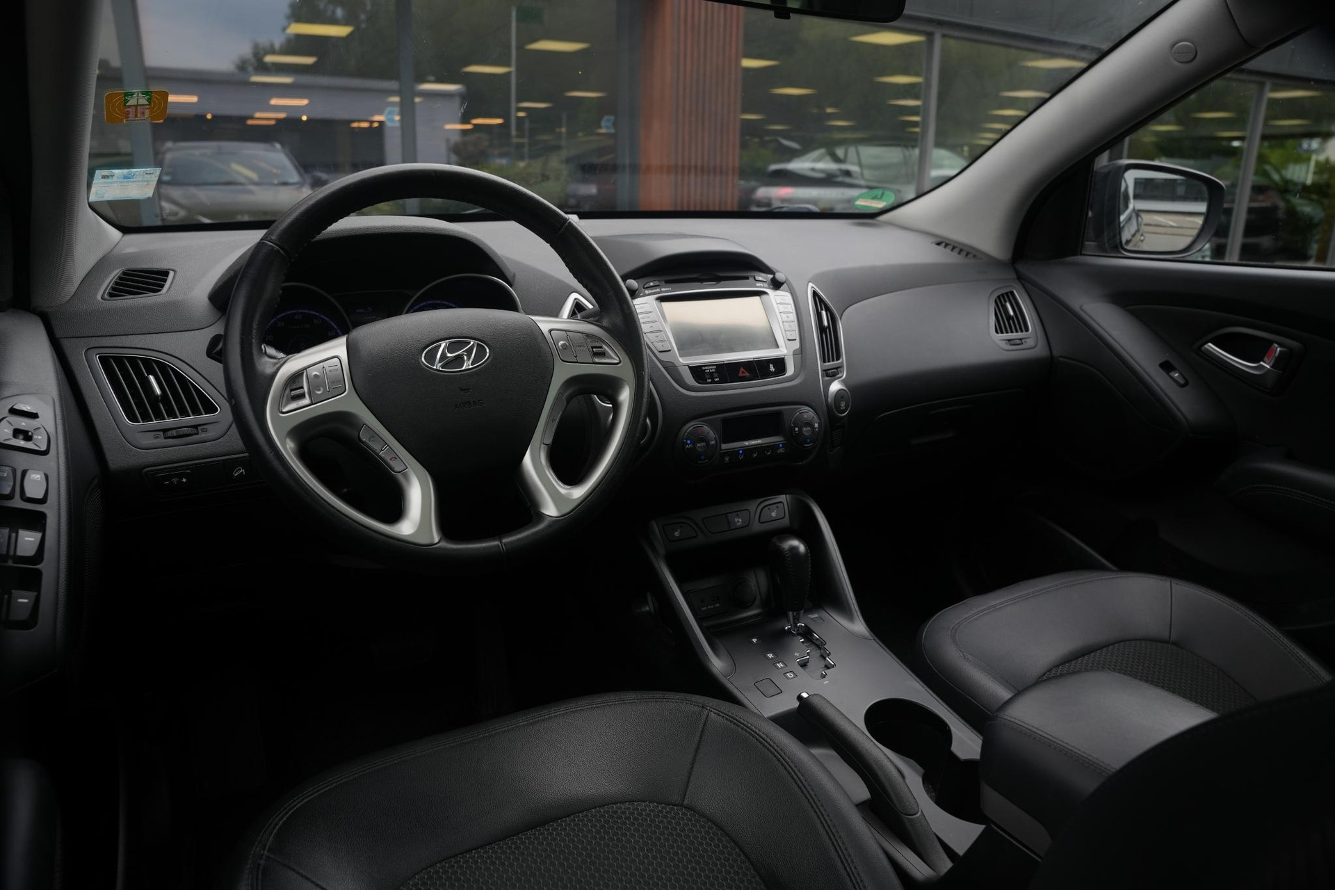 Hyundai ix35 2.0i i-Catcher 2012 Phantom Black Pearl (PAE) 16