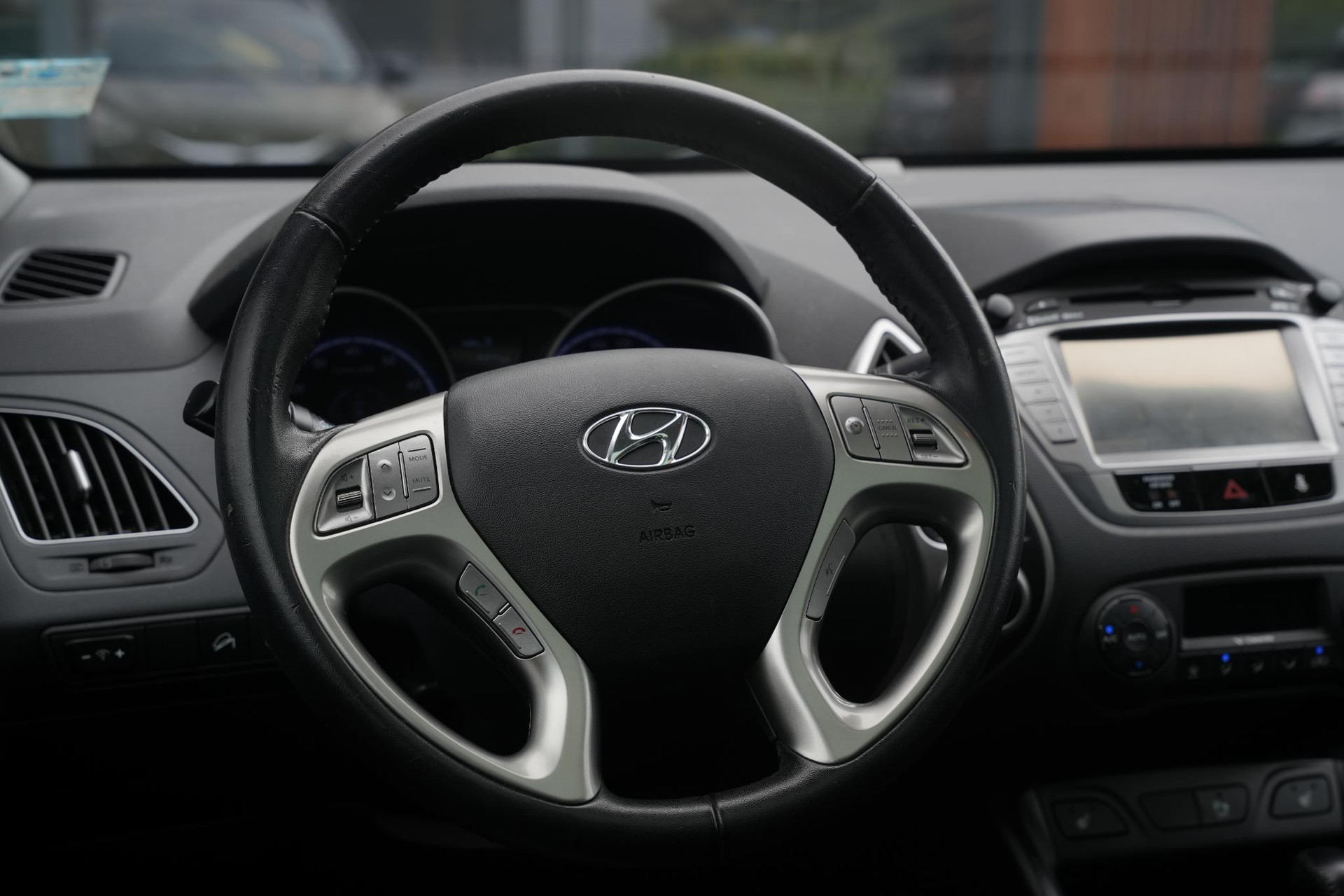 Hyundai ix35 2.0i i-Catcher 2012 Phantom Black Pearl (PAE) 17