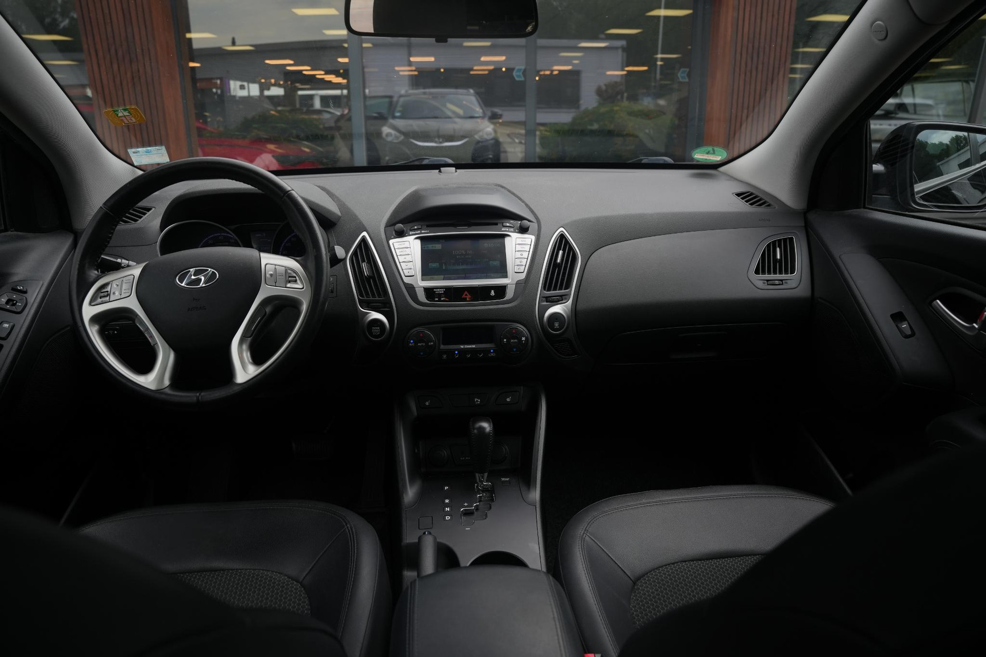 Hyundai ix35 2.0i i-Catcher 2012 Phantom Black Pearl (PAE) 4
