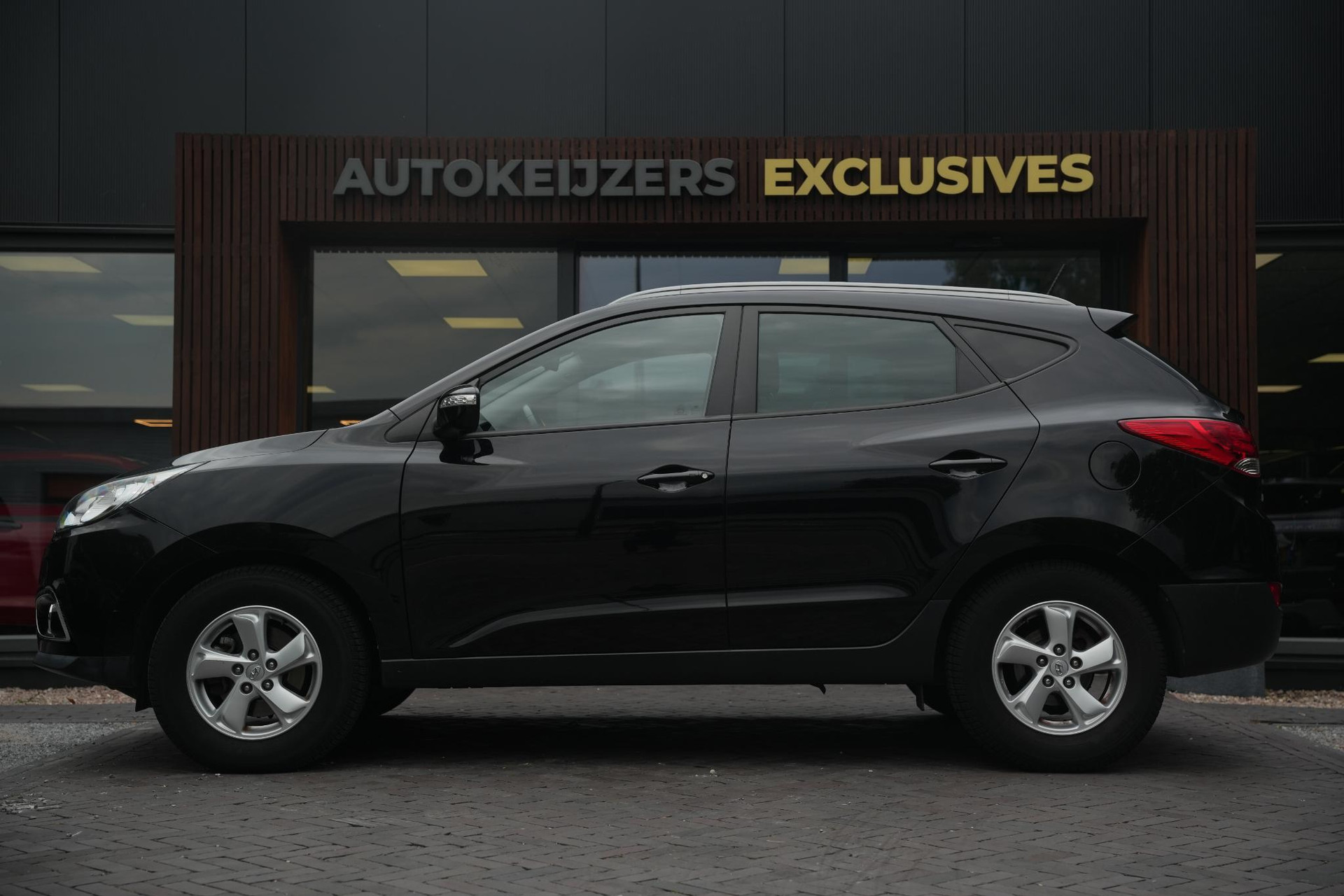 Hyundai ix35 2.0i i-Catcher 2012 Phantom Black Pearl (PAE) 7
