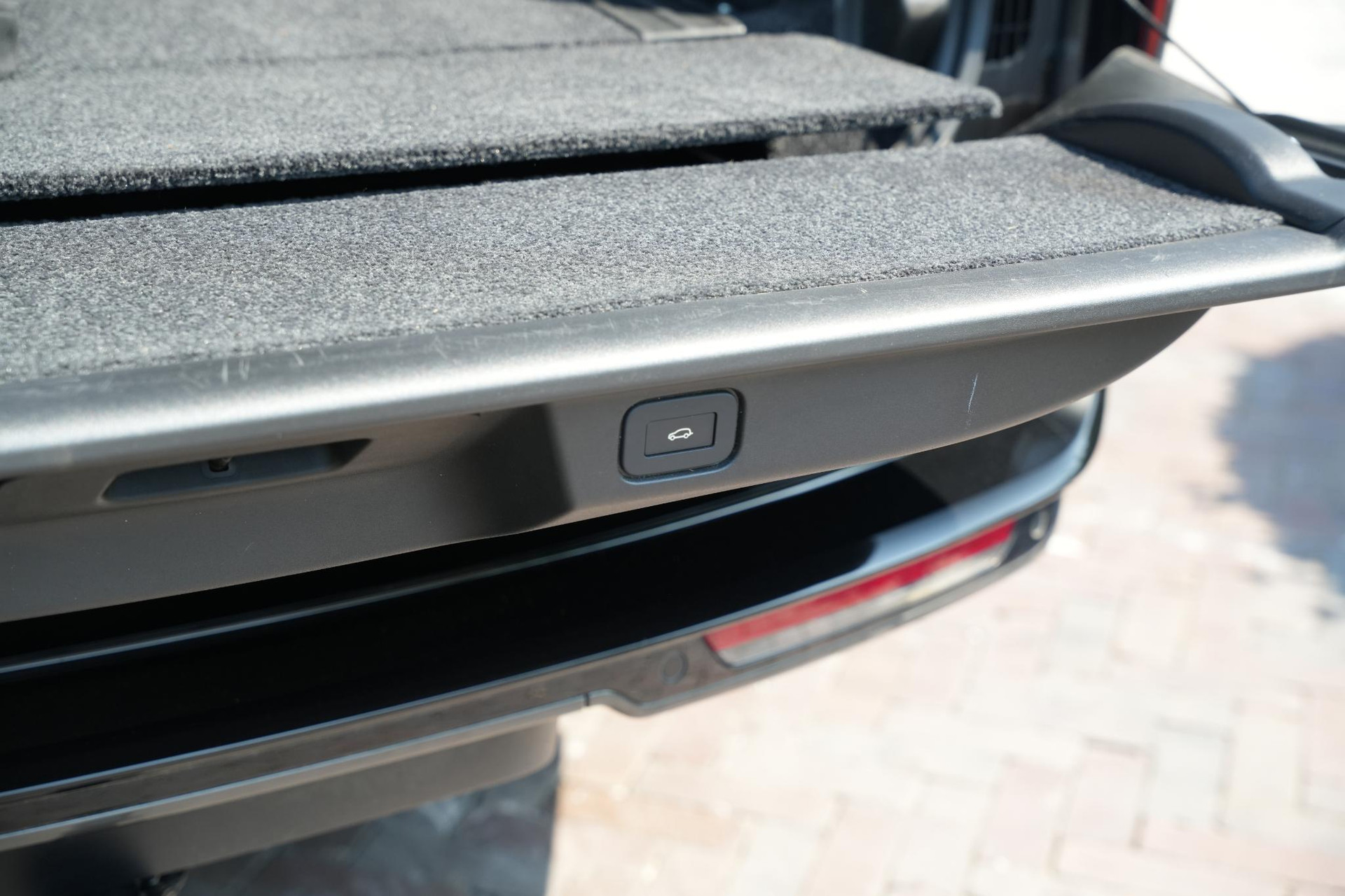 Land Rover Range Rover 3.0 P550e Autobiography PHEV 2025 Exterior Paint - Santorini Black (1AG) 18