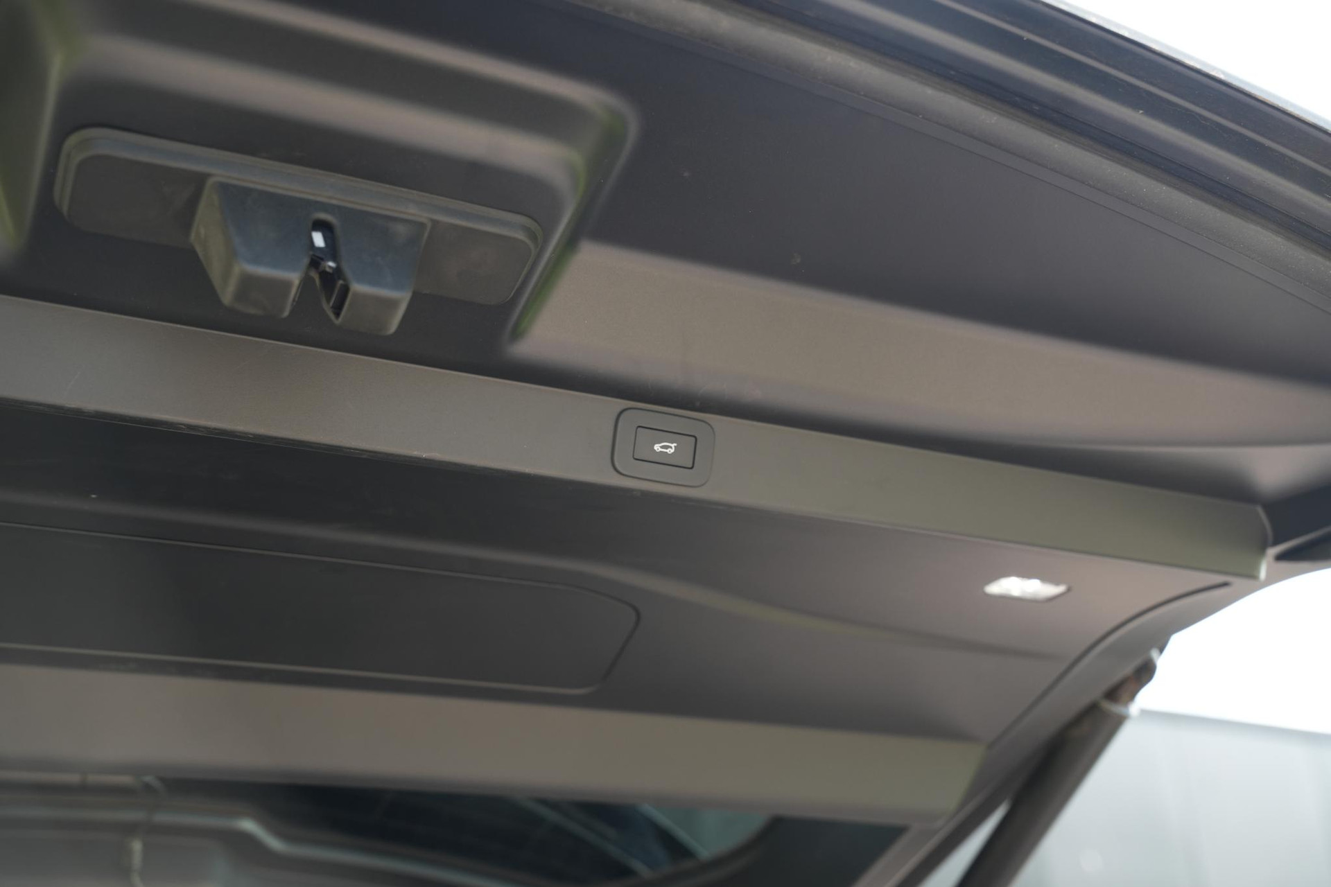 Land Rover Range Rover 3.0 P550e Autobiography PHEV 2025 Exterior Paint - Santorini Black (1AG) 19