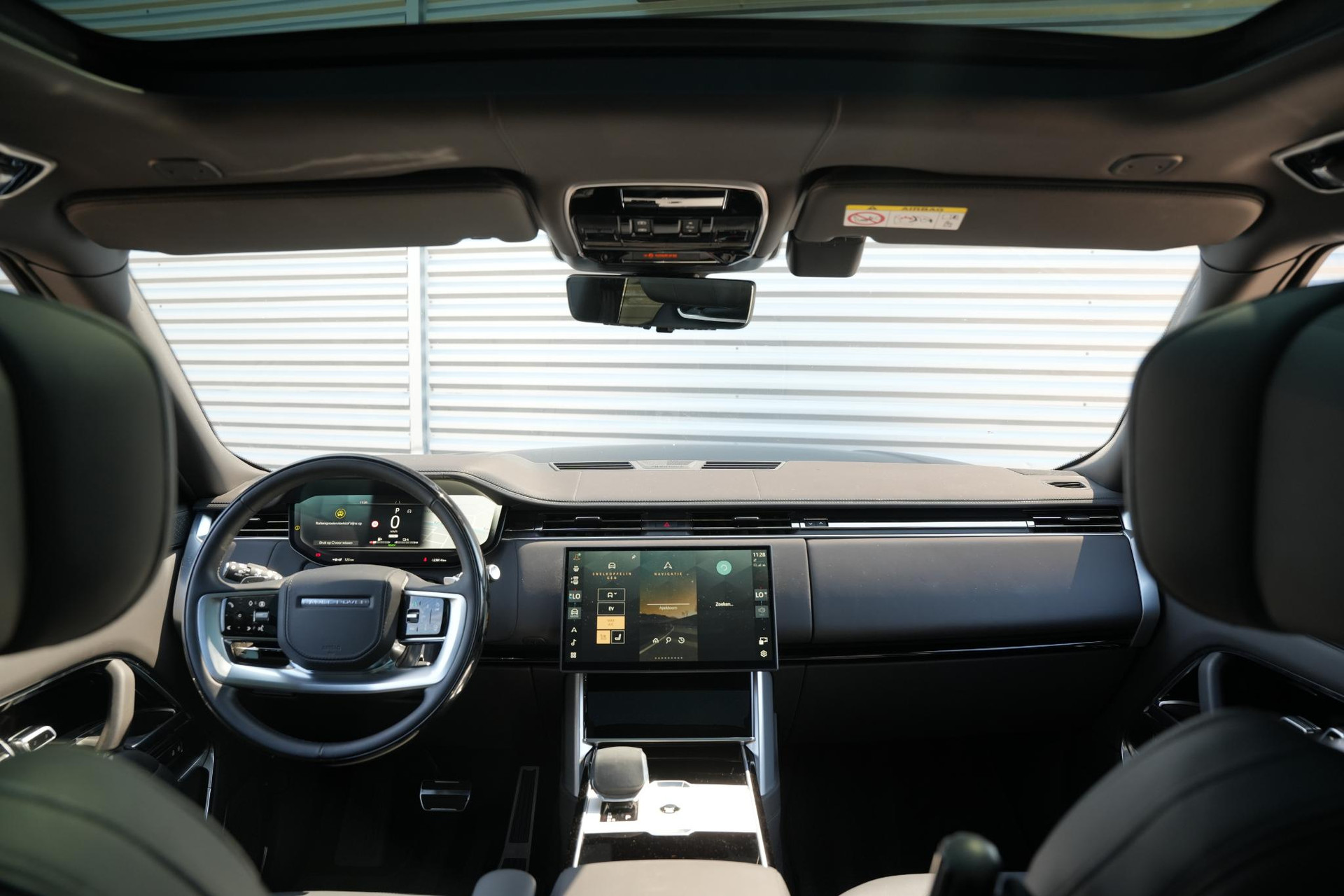 Land Rover Range Rover 3.0 P550e Autobiography PHEV 2025 Exterior Paint - Santorini Black (1AG) 2