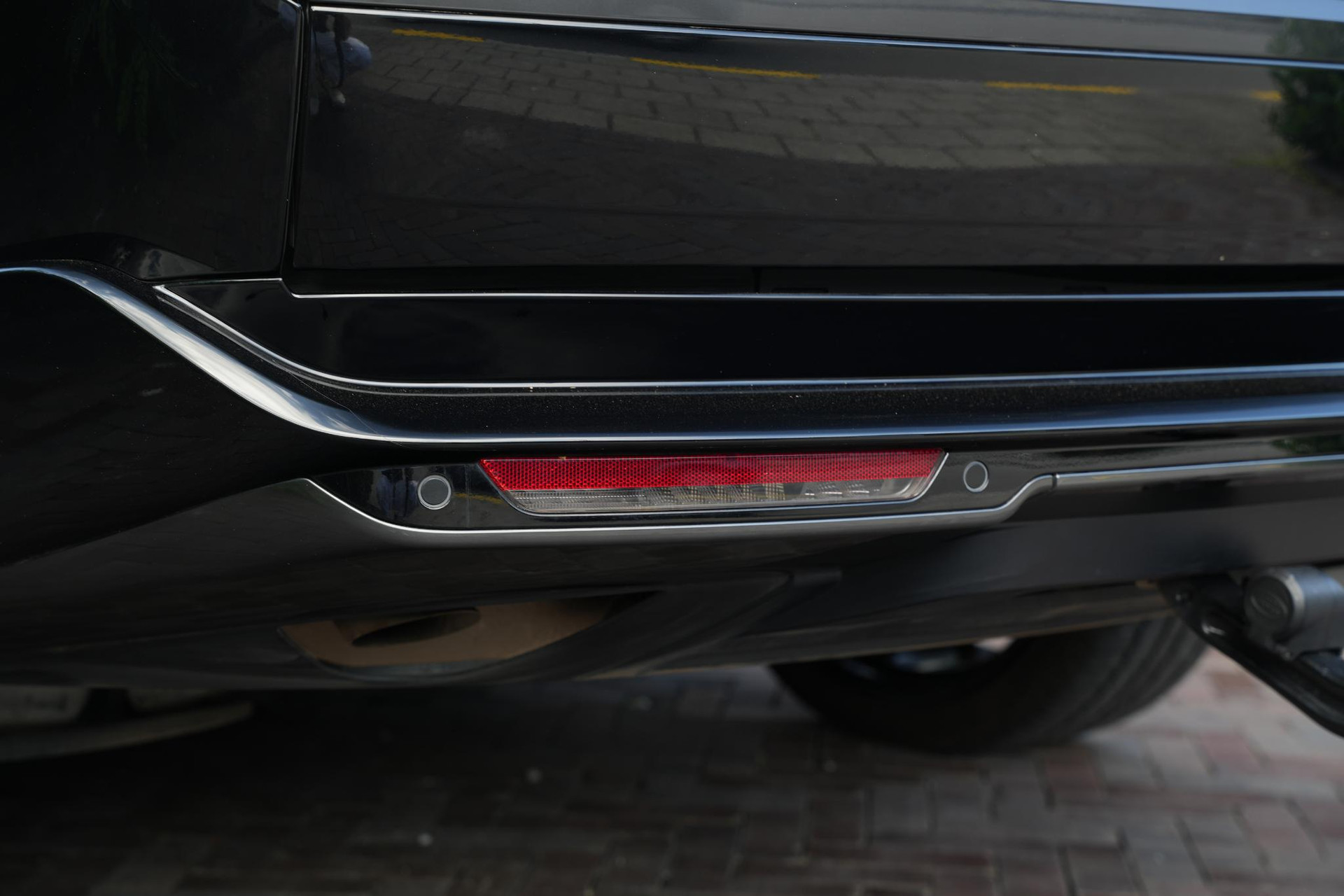 Land Rover Range Rover 3.0 P550e Autobiography PHEV 2025 Exterior Paint - Santorini Black (1AG) 68