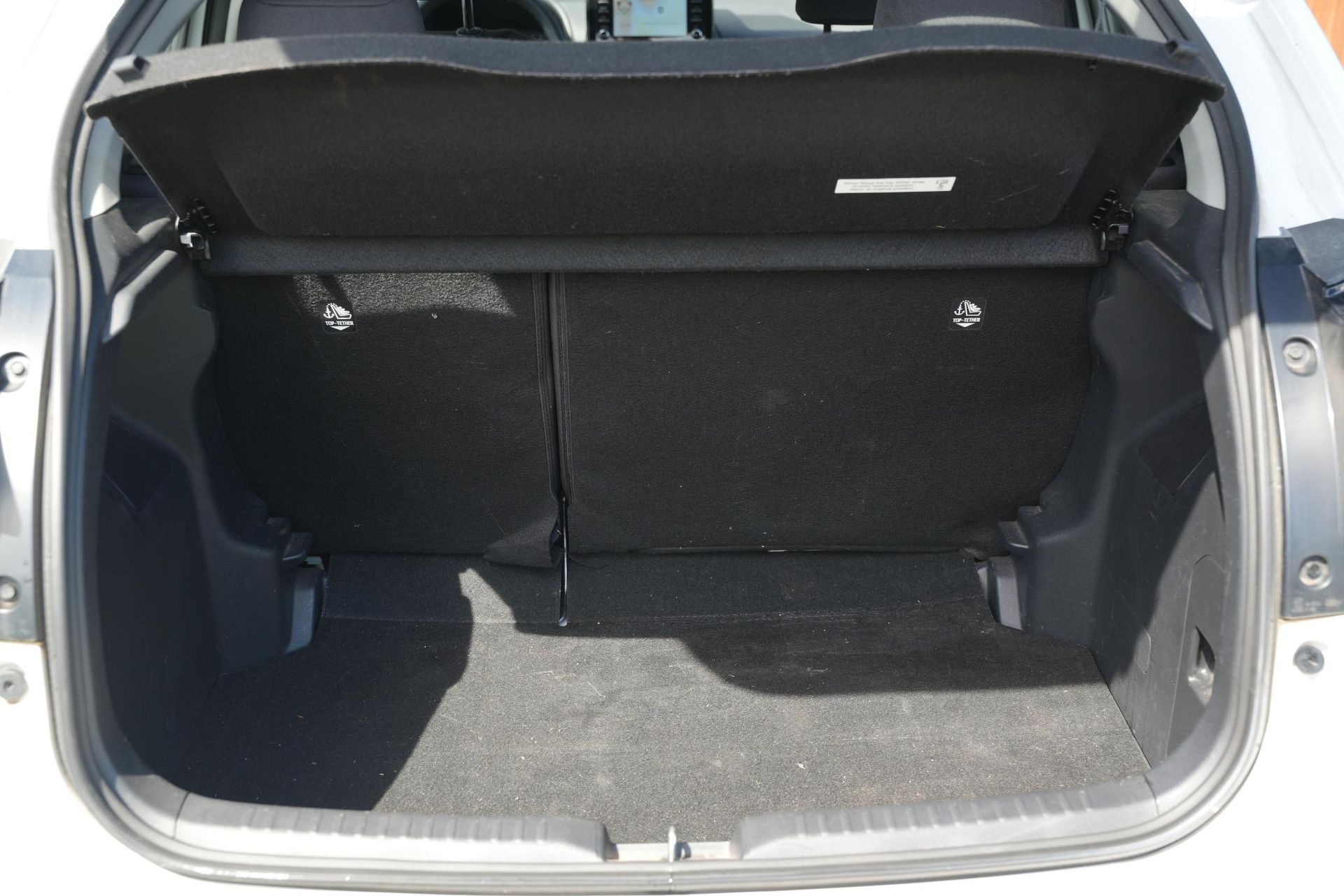Mazda 2 Hybrid 1.5 Centre-line 2023 LUNAR WHITE (A8D) 10
