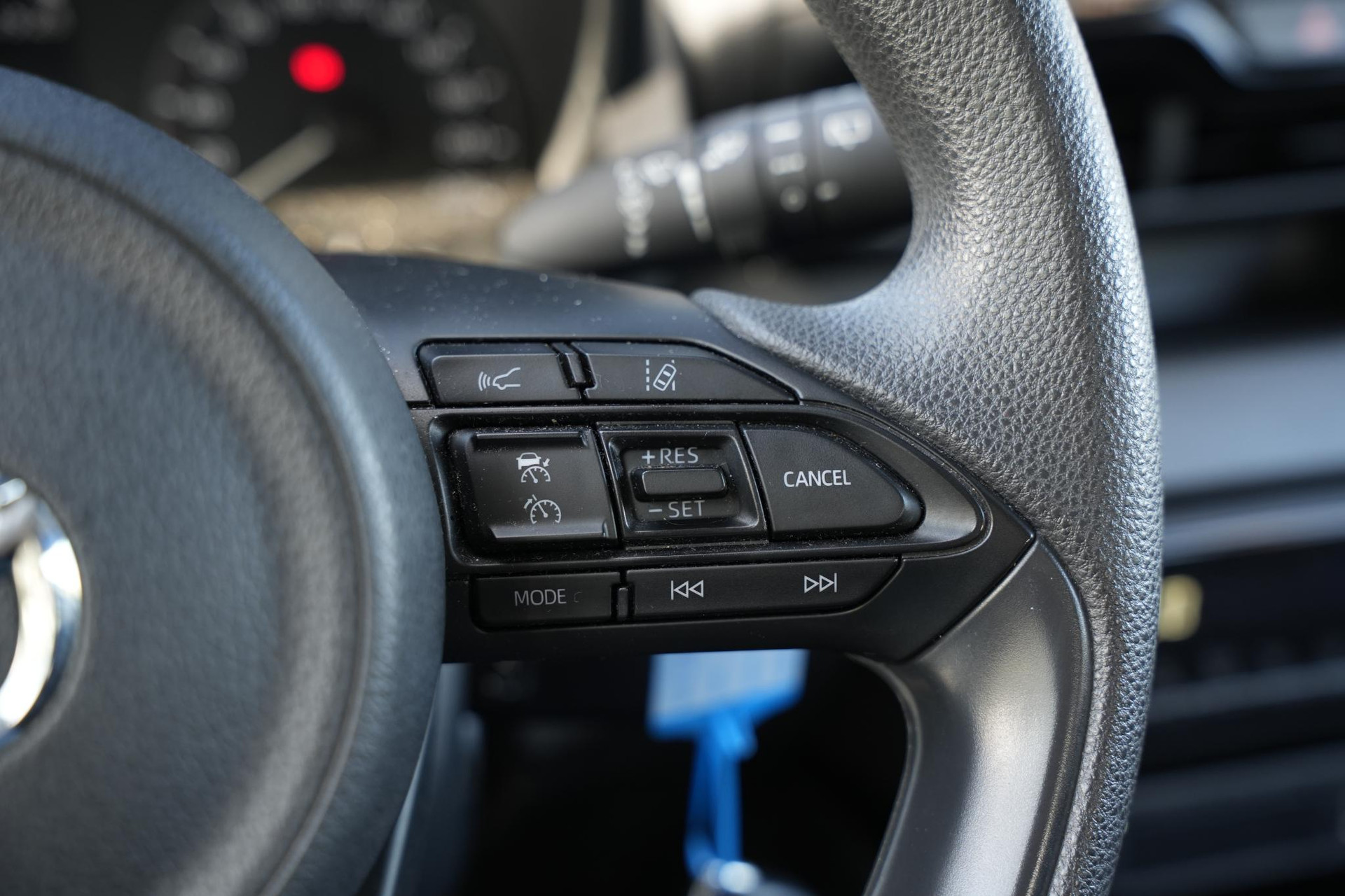 Mazda 2 Hybrid 1.5 Centre-line 2023 LUNAR WHITE (A8D) 21