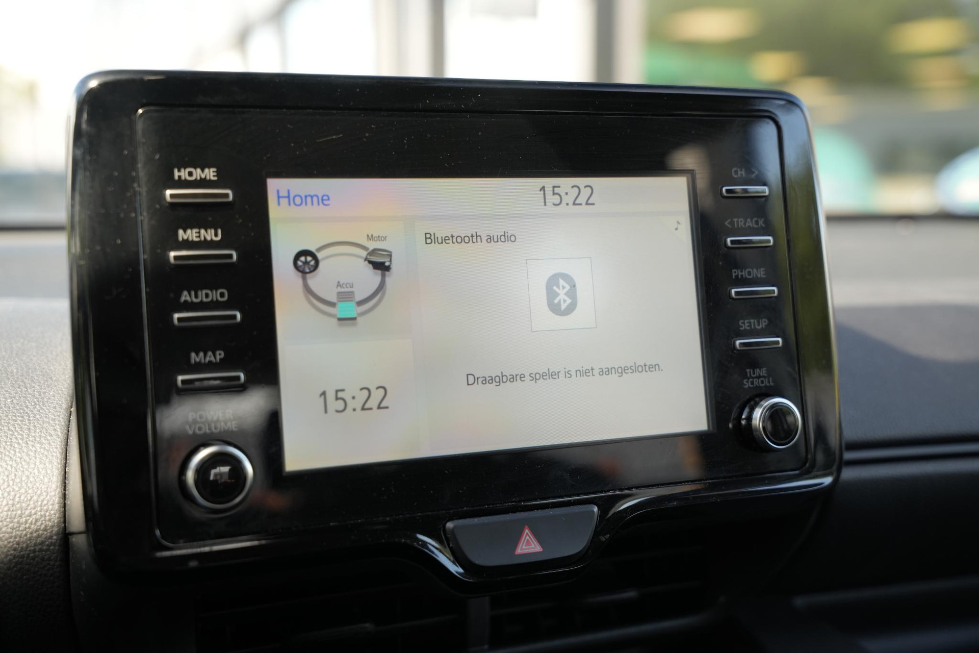 Mazda 2 Hybrid 1.5 Centre-line 2023 LUNAR WHITE (A8D) 4