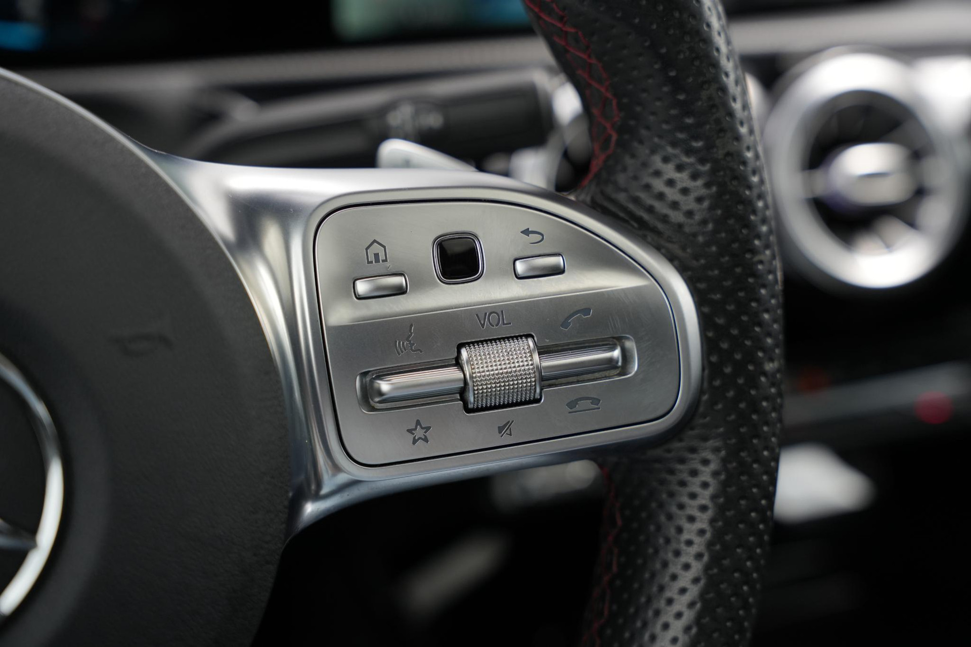 Mercedes-Benz A-Klasse 220 Premium Plus 2019  17