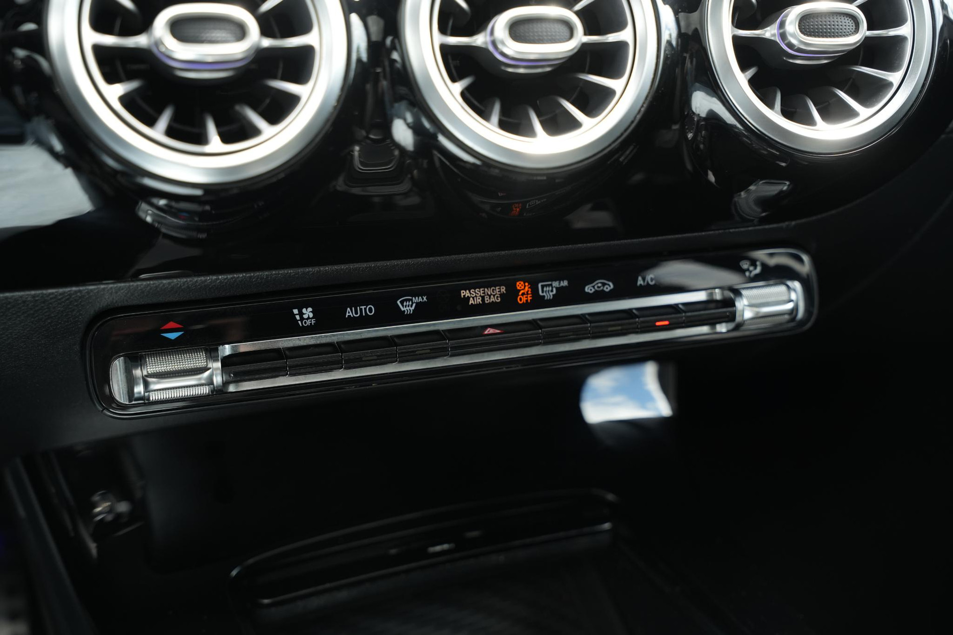 Mercedes-Benz A-Klasse 220 Premium Plus 2019  21