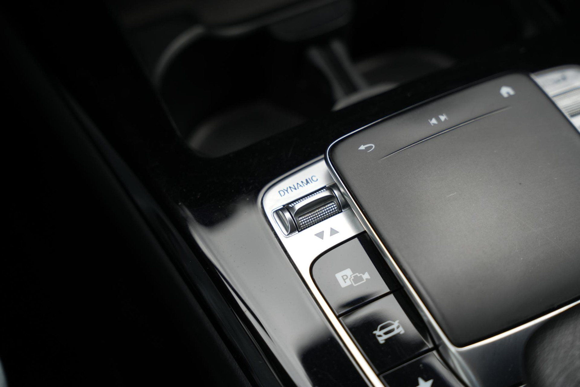 Mercedes-Benz A-Klasse 220 Premium Plus 2019  23