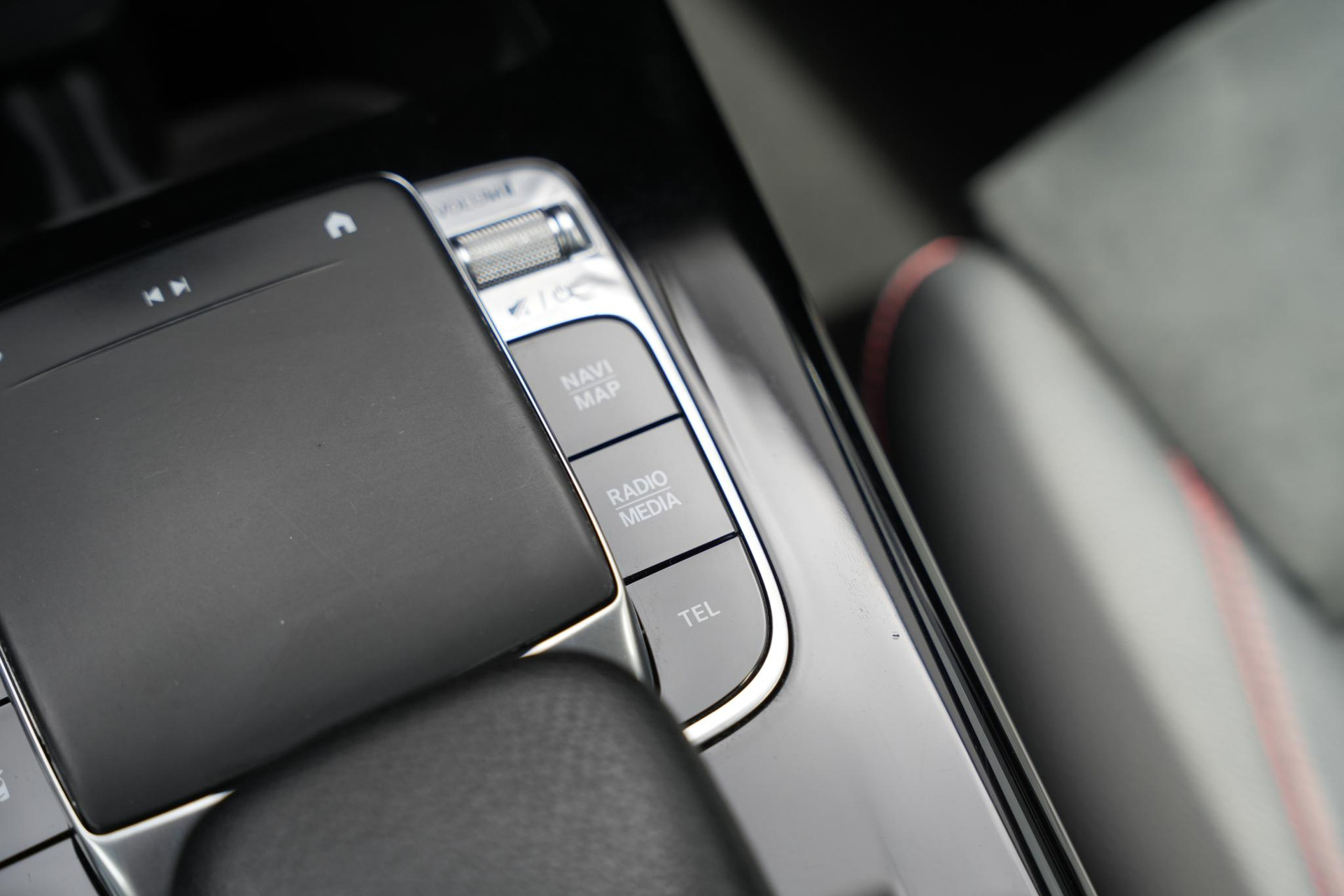 Mercedes-Benz A-Klasse 220 Premium Plus 2019  24