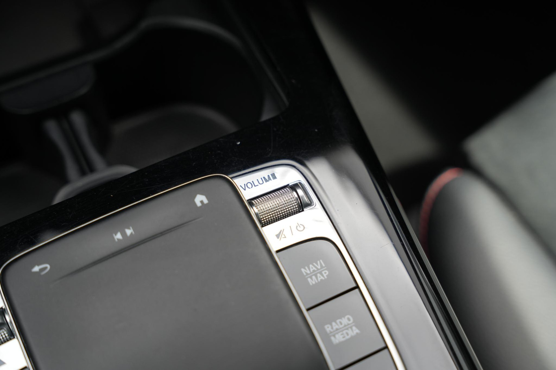 Mercedes-Benz A-Klasse 220 Premium Plus 2019  25