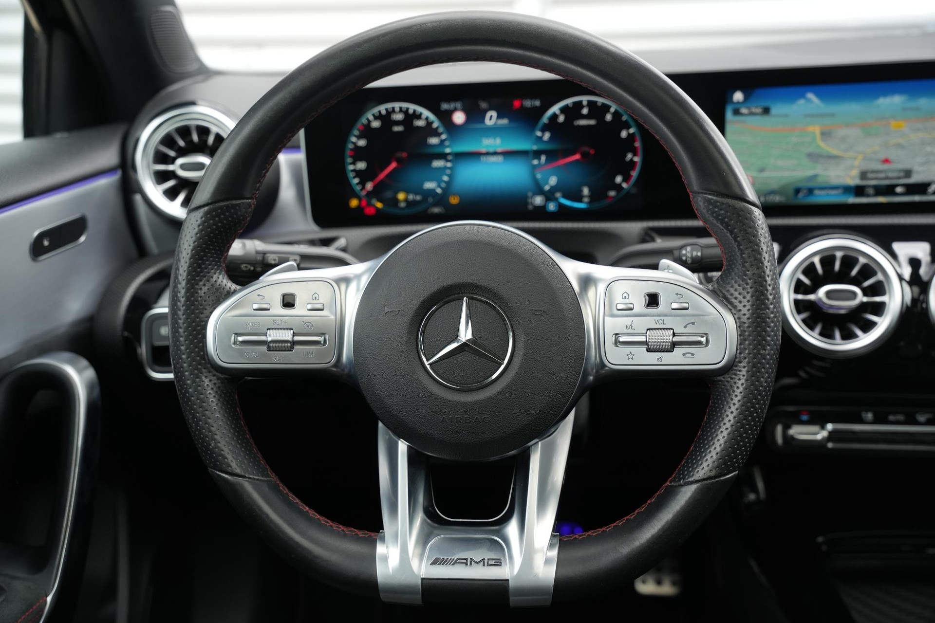 Mercedes-Benz A-Klasse 220 Premium Plus 2019  6