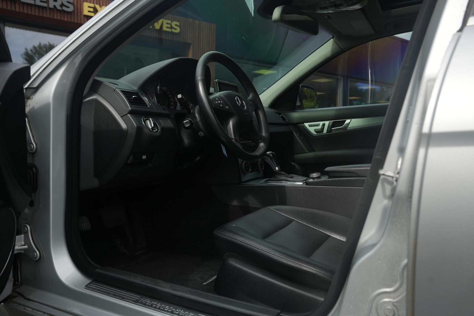 Mercedes-Benz C-Klasse 350 Avantgarde 2009 IRIDIUM SILVER - METALLIC FINISH (775U) 12