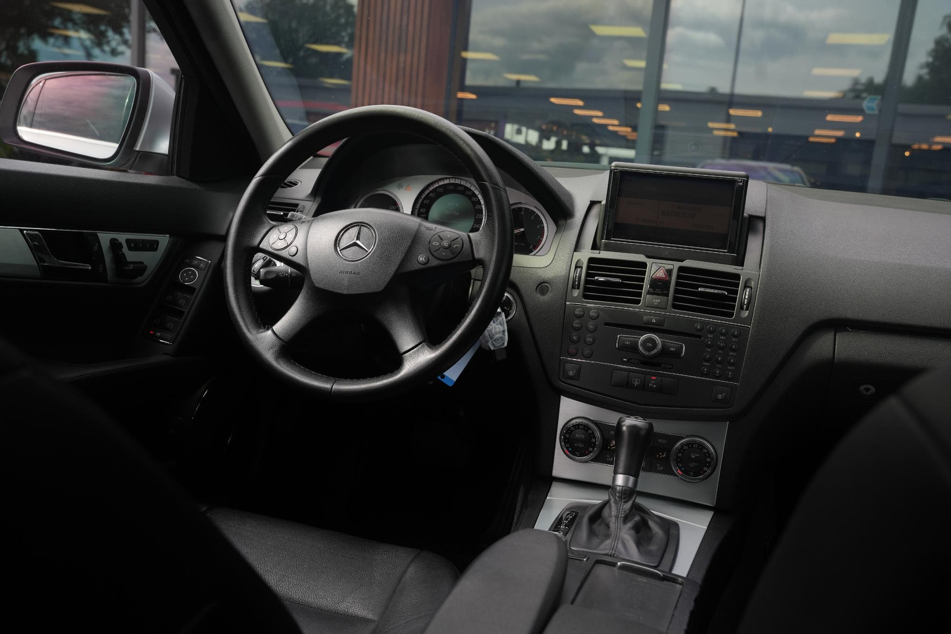 Mercedes-Benz C-Klasse 350 Avantgarde 2009 IRIDIUM SILVER - METALLIC FINISH (775U) 13