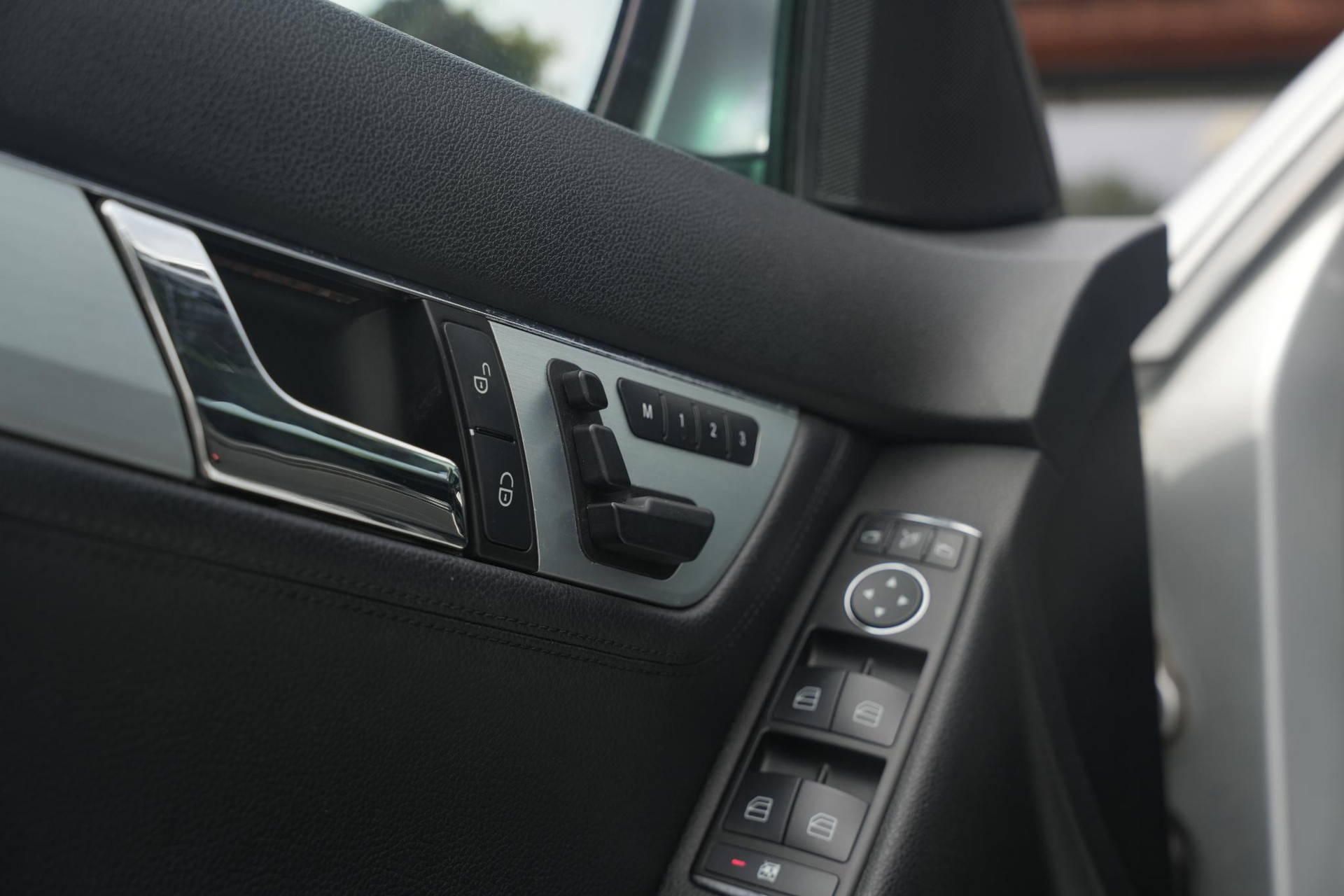 Mercedes-Benz C-Klasse 350 Avantgarde 2009 IRIDIUM SILVER - METALLIC FINISH (775U) 15