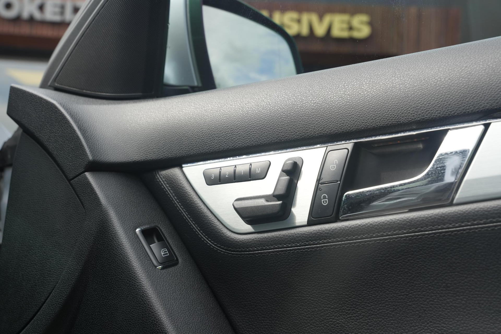 Mercedes-Benz C-Klasse 350 Avantgarde 2009 IRIDIUM SILVER - METALLIC FINISH (775U) 25