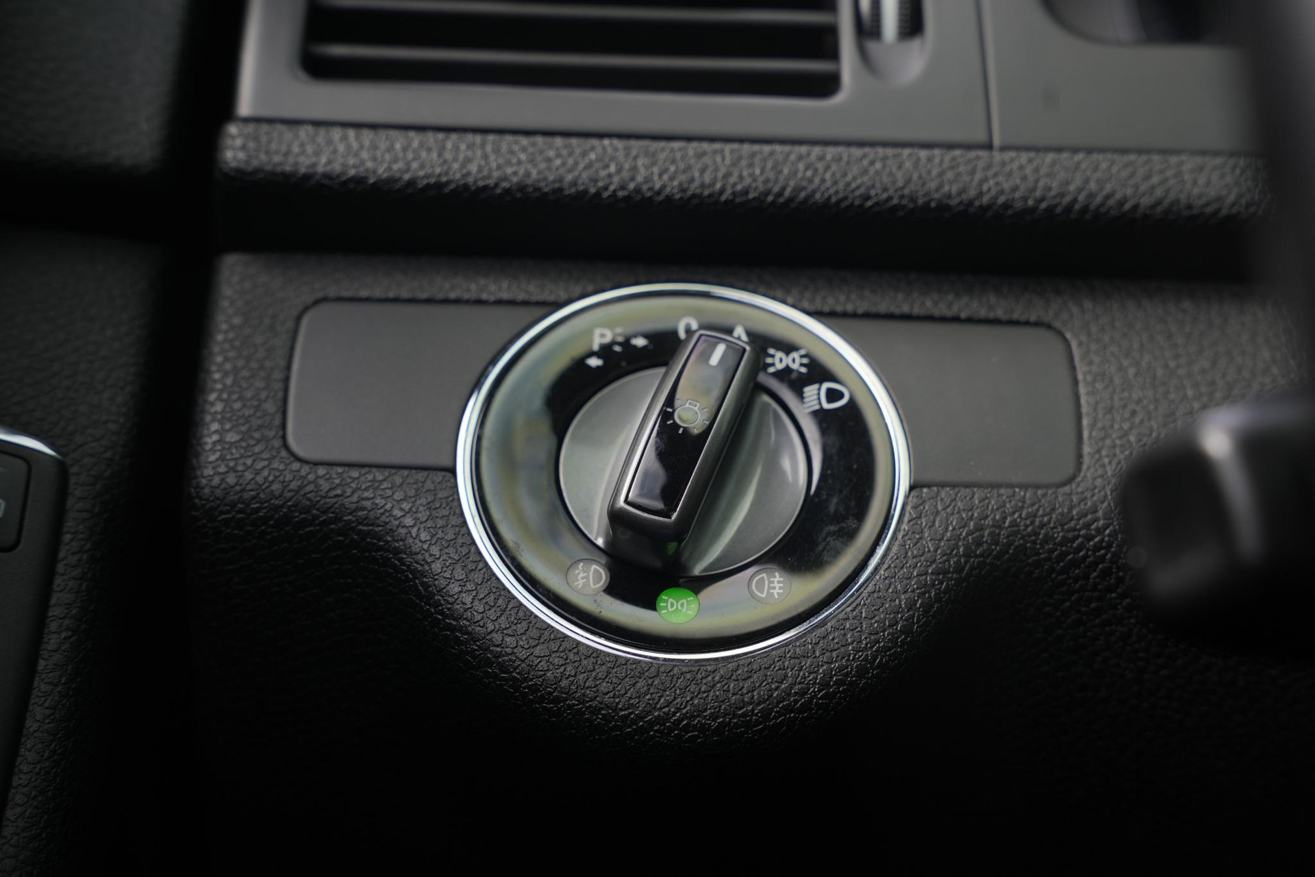 Mercedes-Benz C-Klasse 350 Avantgarde 2009 IRIDIUM SILVER - METALLIC FINISH (775U) 28