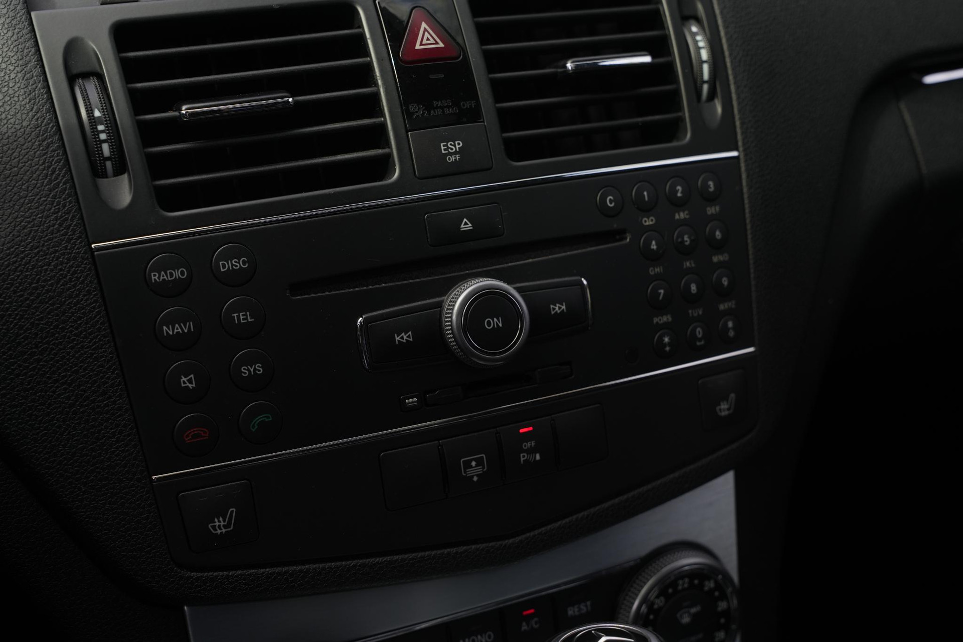 Mercedes-Benz C-Klasse 350 Avantgarde 2009 IRIDIUM SILVER - METALLIC FINISH (775U) 31