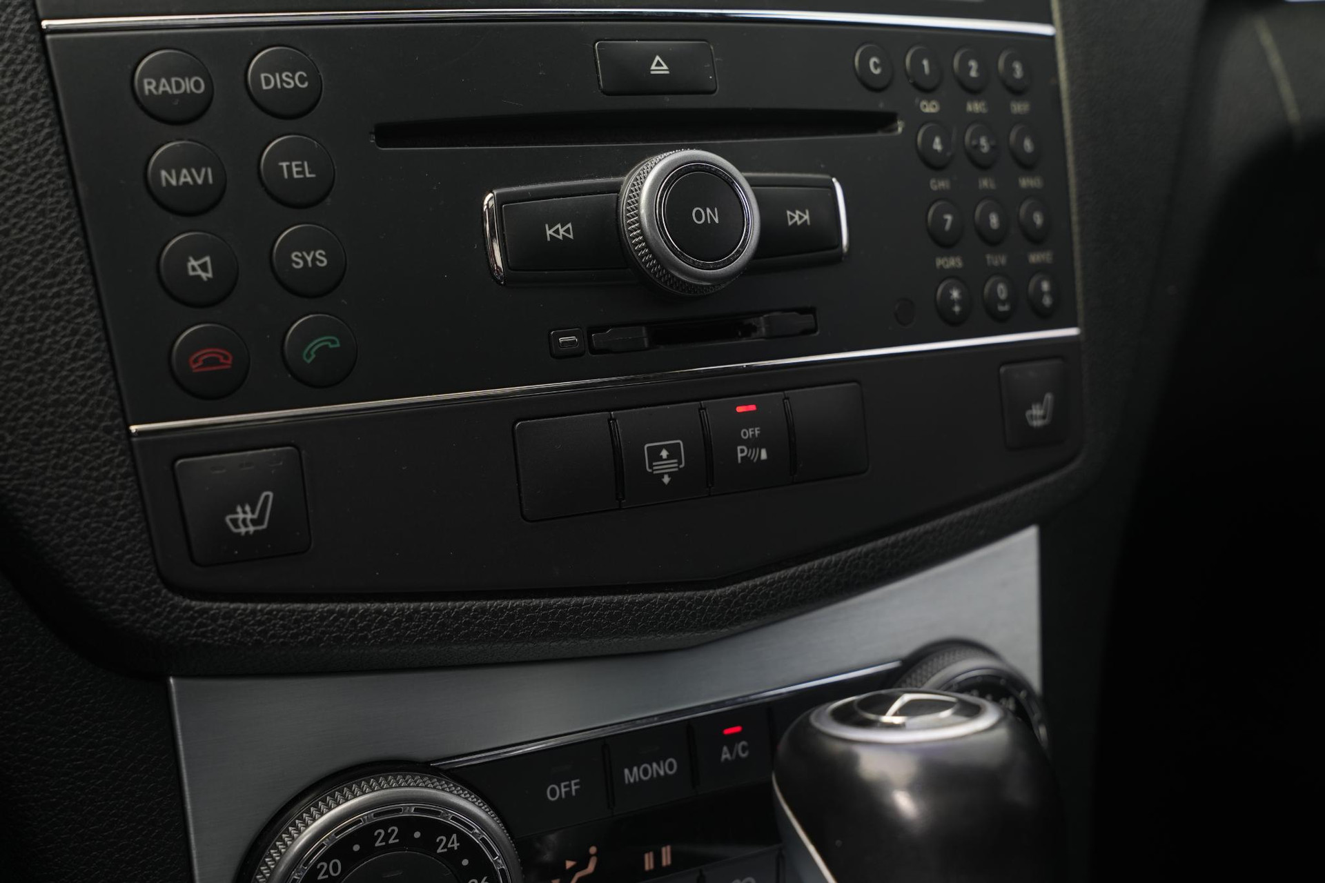 Mercedes-Benz C-Klasse 350 Avantgarde 2009 IRIDIUM SILVER - METALLIC FINISH (775U) 32