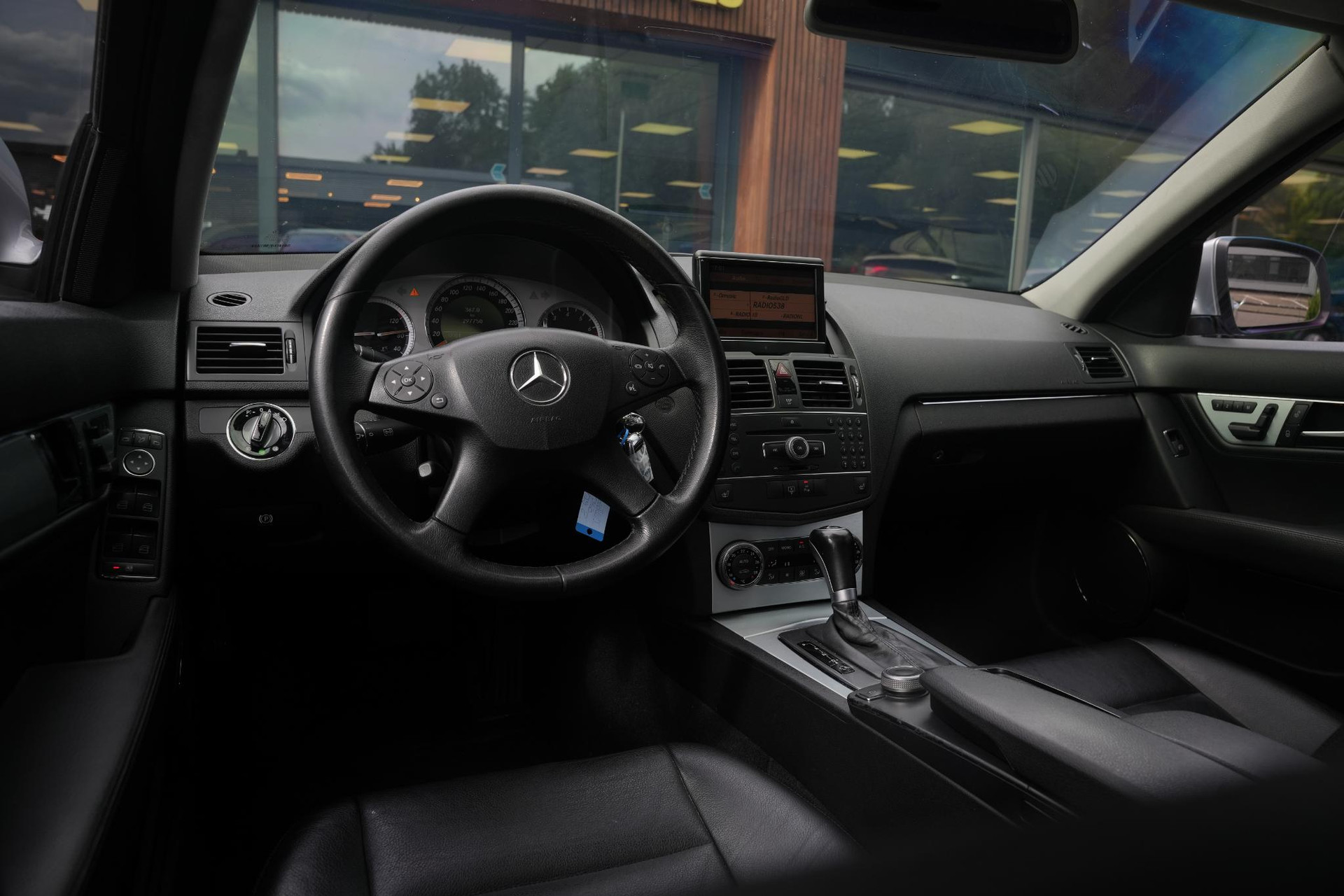 Mercedes-Benz C-Klasse 350 Avantgarde 2009 IRIDIUM SILVER - METALLIC FINISH (775U) 6