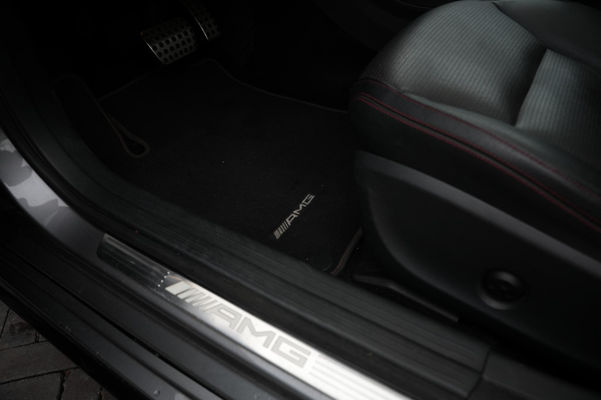 Mercedes-Benz CLA-Klasse AMG 45 4MATIC 2014 MOUNTAIN GRAY - METALLICH FINISH (787U) 24