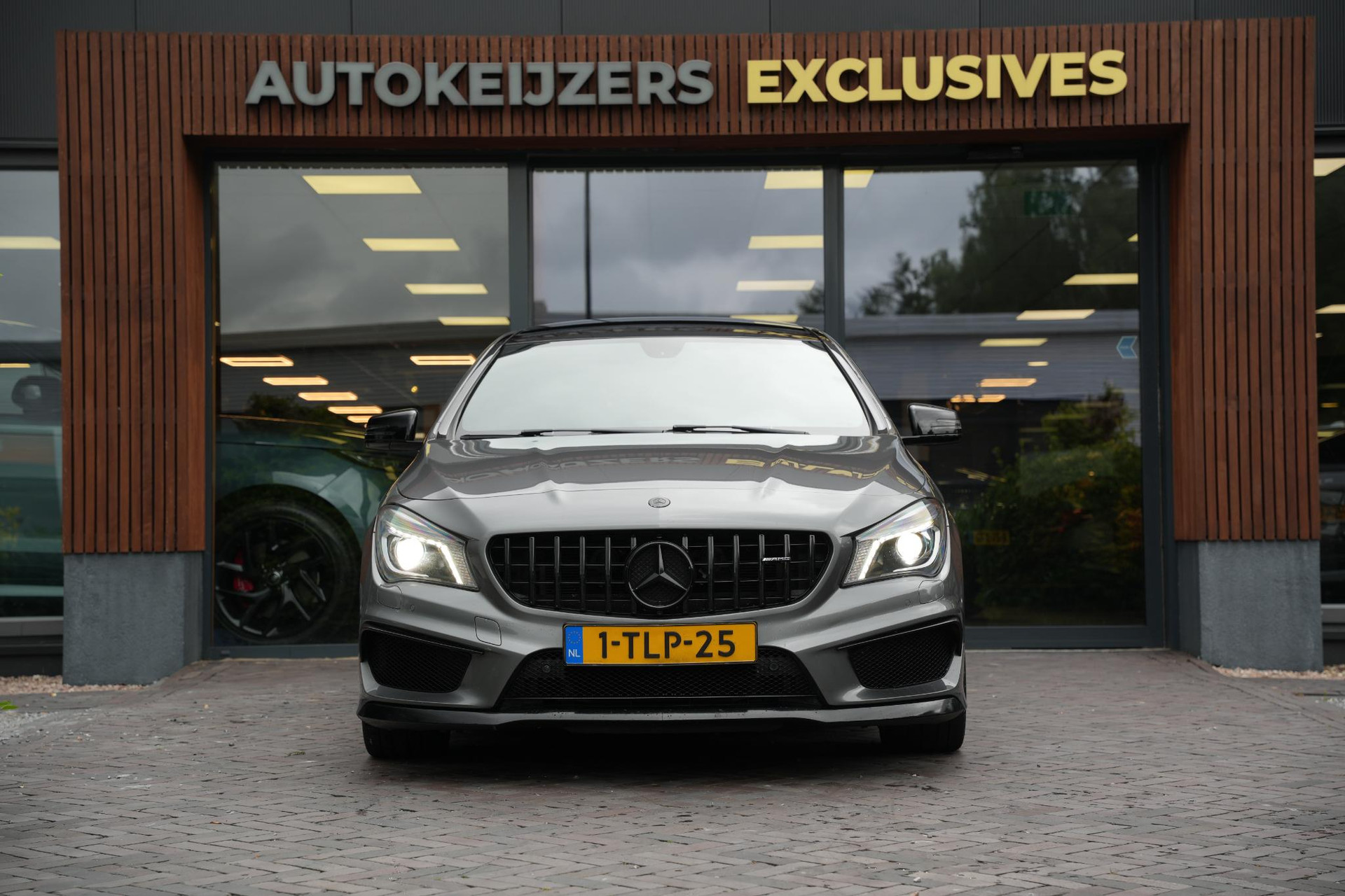 Mercedes-Benz CLA-Klasse AMG 45 4MATIC 2014 MOUNTAIN GRAY - METALLICH FINISH (787U) 3