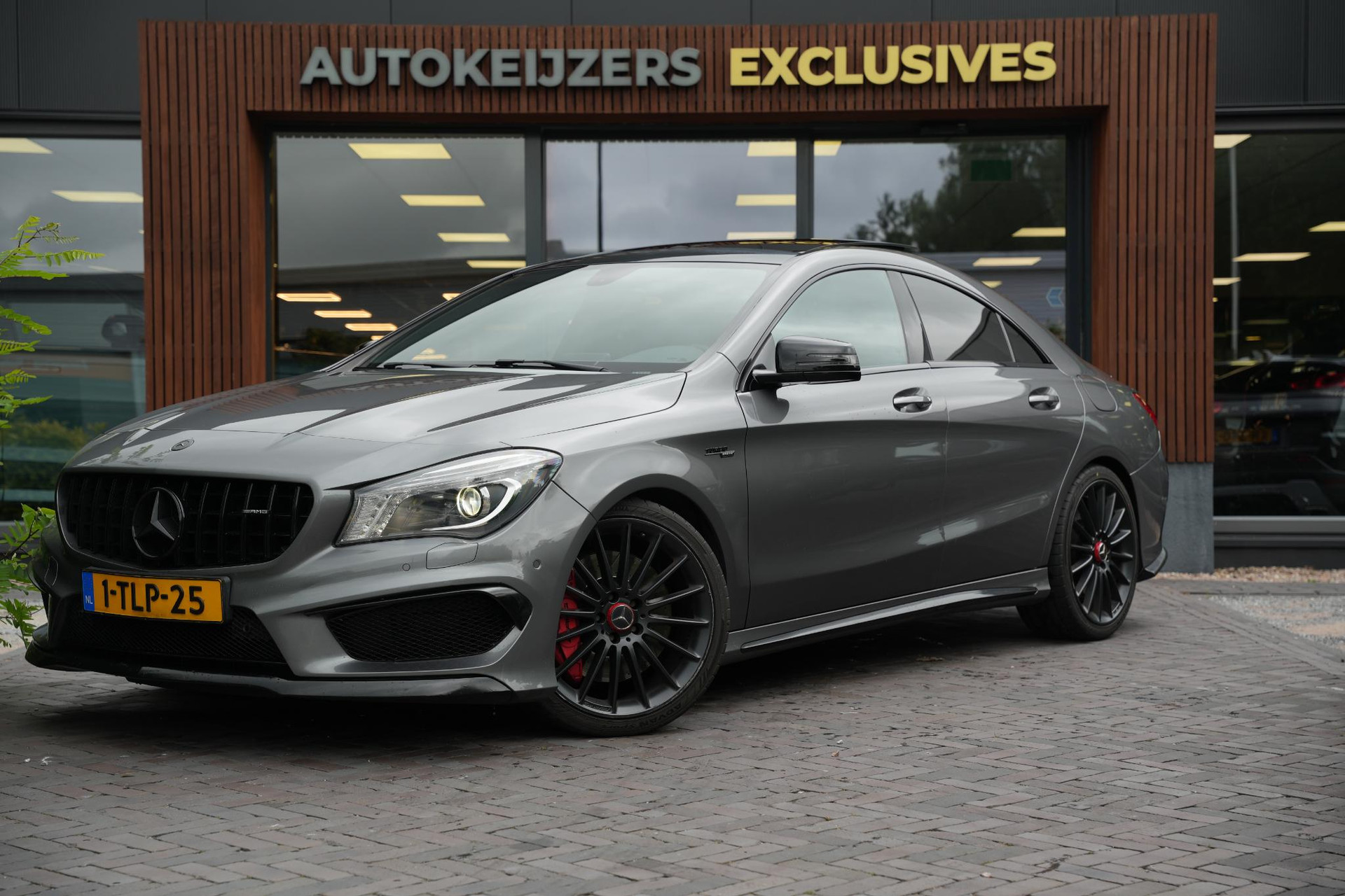 Mercedes-Benz CLA-Klasse AMG 45 4MATIC 2014 MOUNTAIN GRAY - METALLICH FINISH (787U) 5