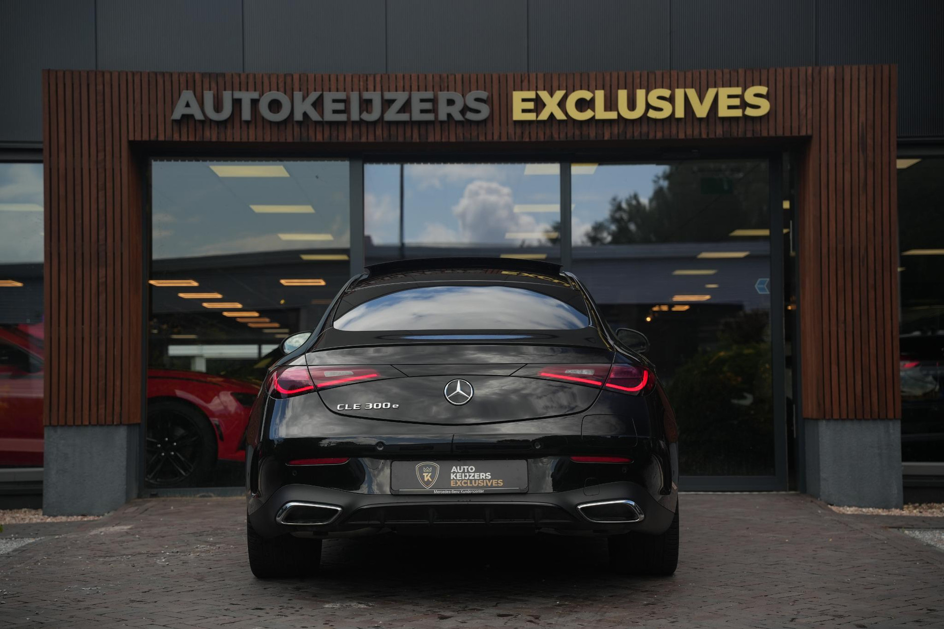 Mercedes-Benz CLE Coupé 300 e AMG Line 2025 Obsidian black - metallic finish (197U) 10